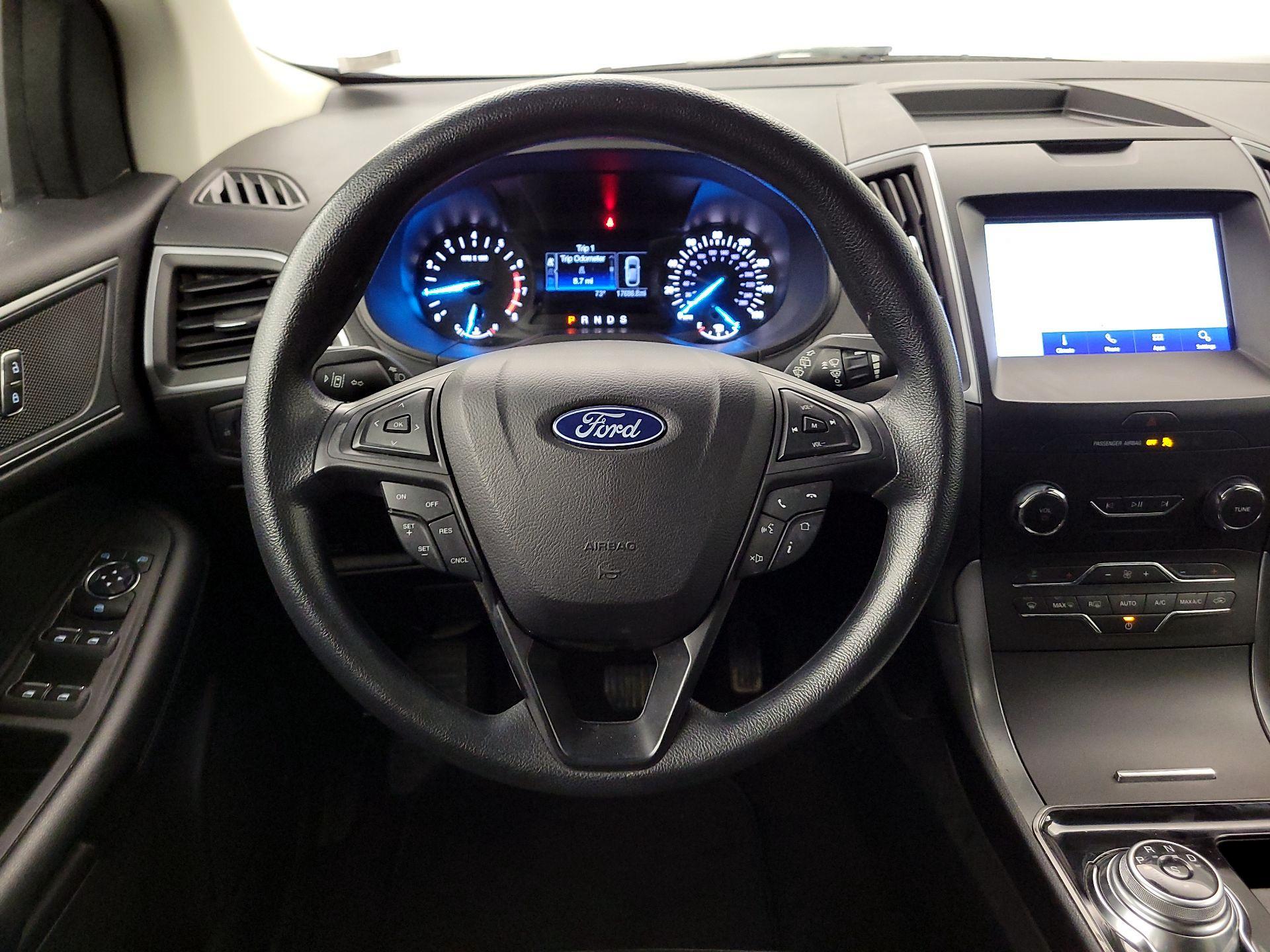Thumbnail: 2020 Ford Edge - 10