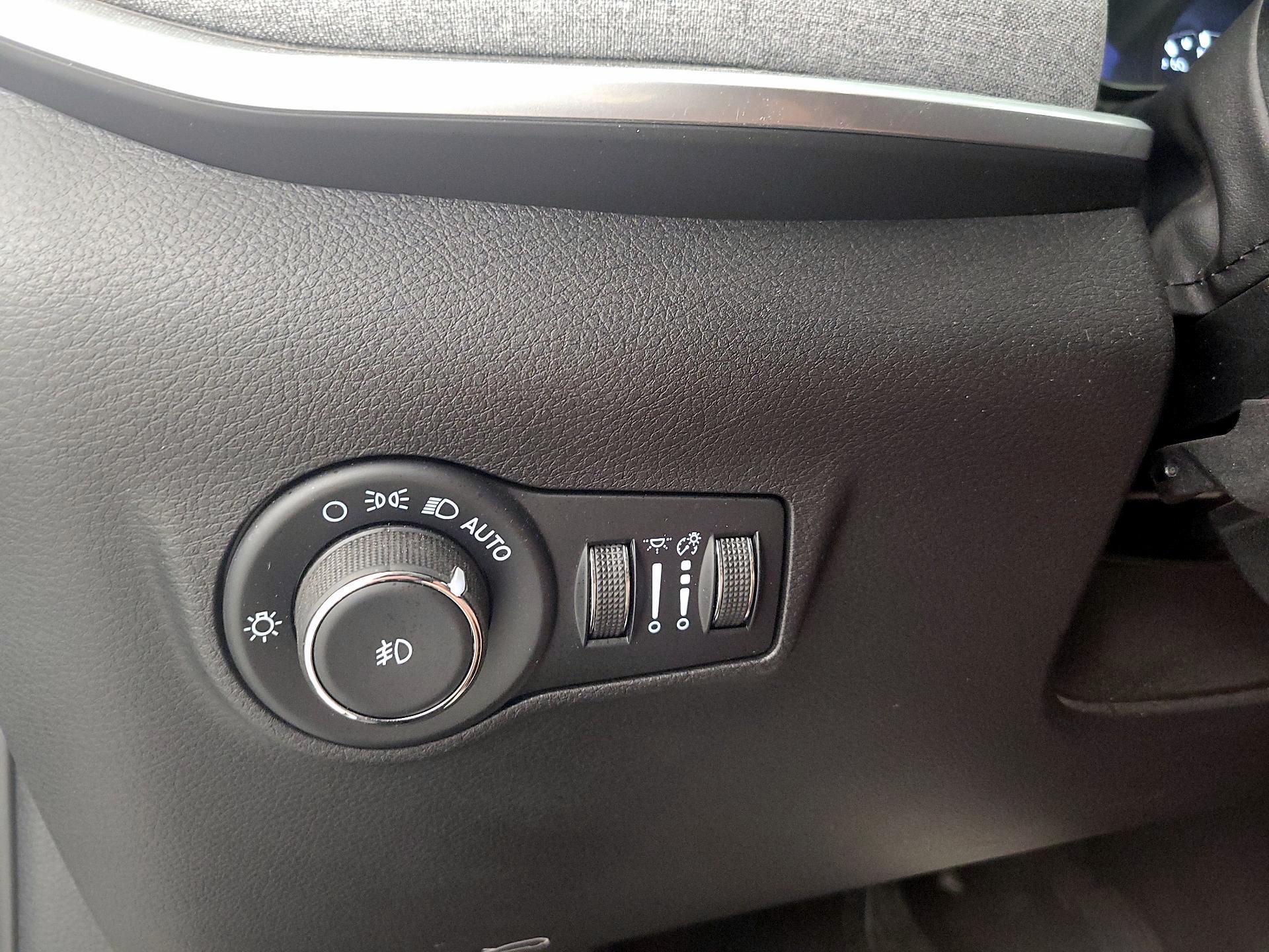 Thumbnail: 2023 Jeep Compass - 13