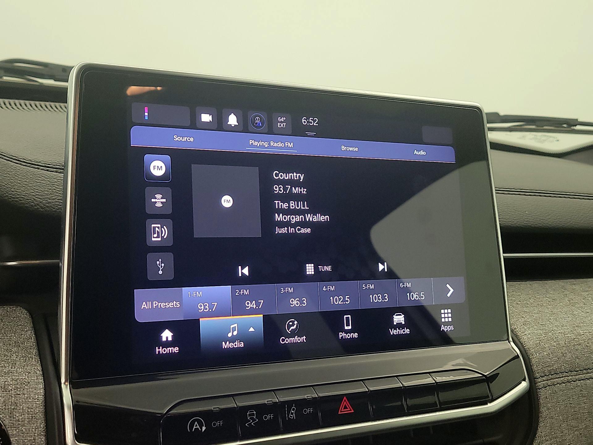 Thumbnail: 2023 Jeep Compass - 15
