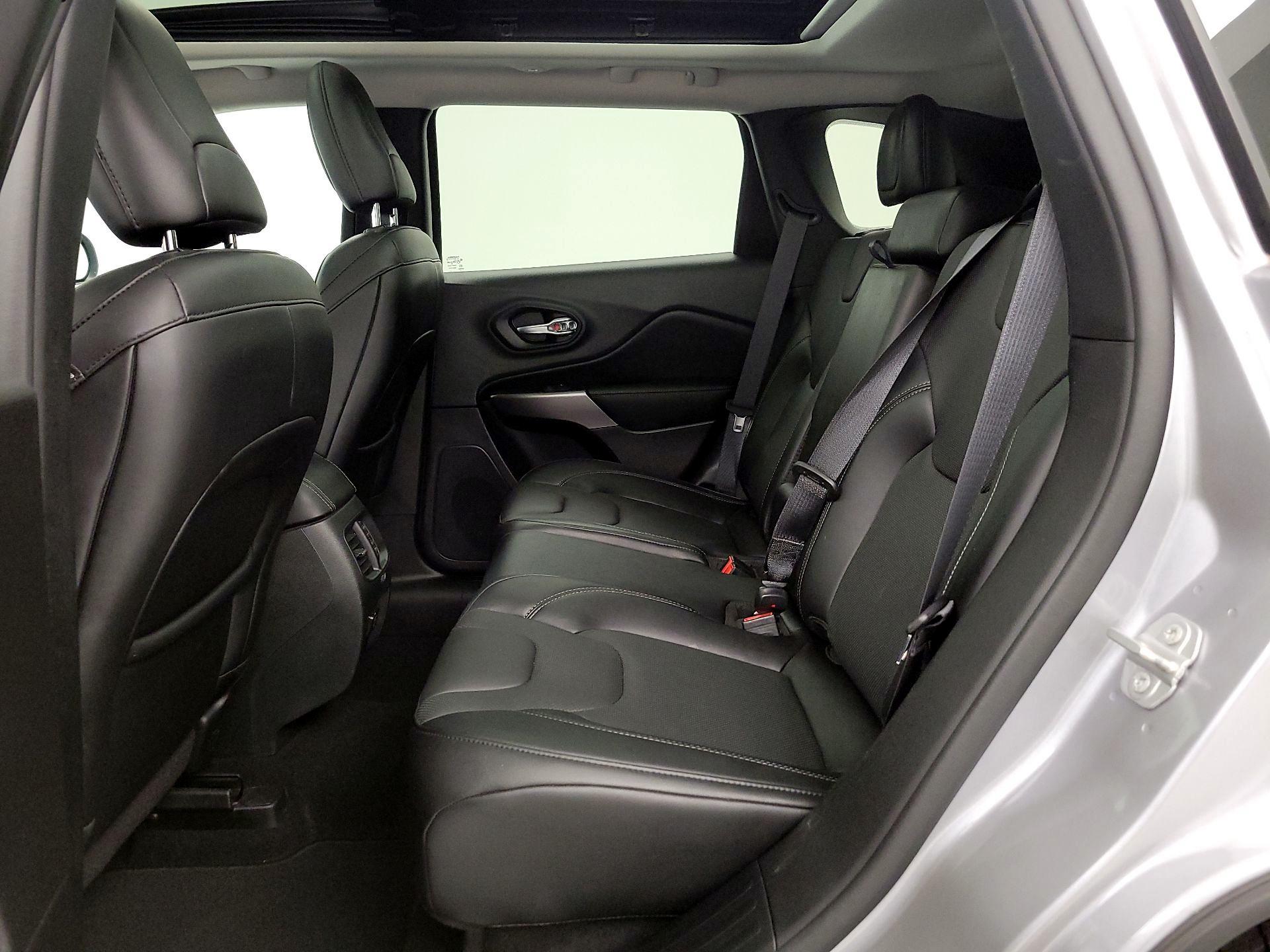 Thumbnail: 2021 Jeep Cherokee - 20