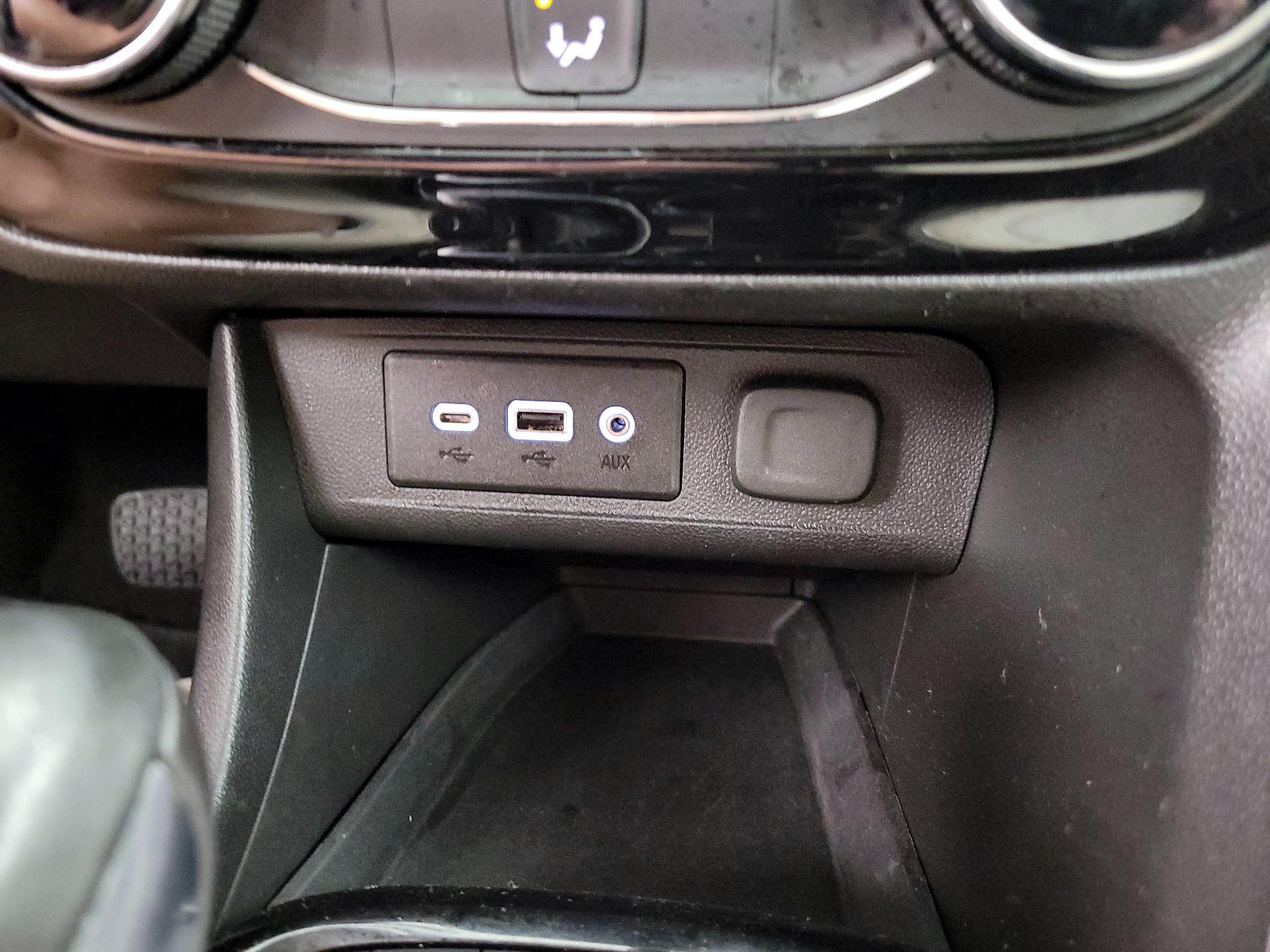 Thumbnail: 2021 Buick Encore GX - 18