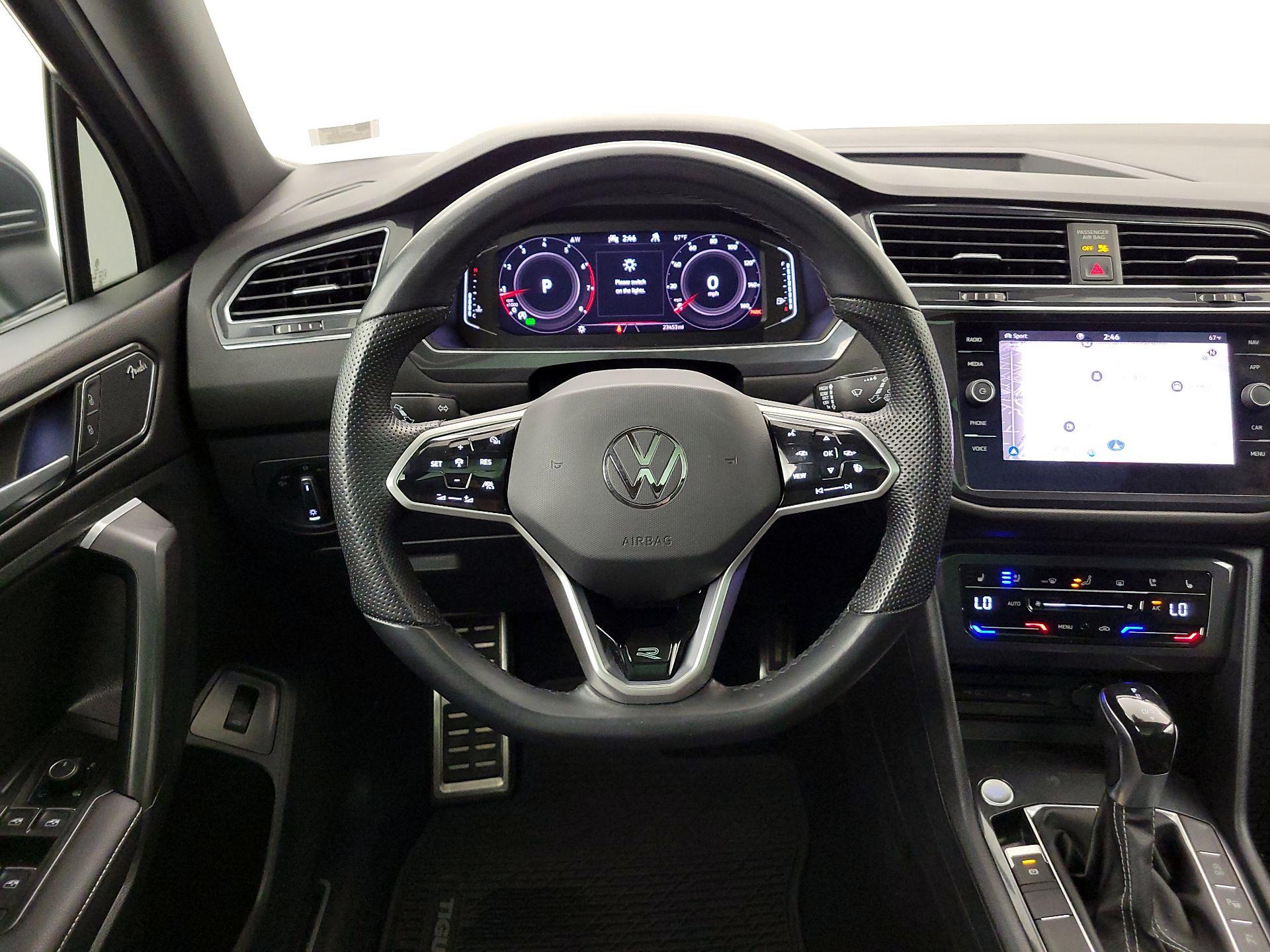 Thumbnail: 2022 Volkswagen Tiguan - 10