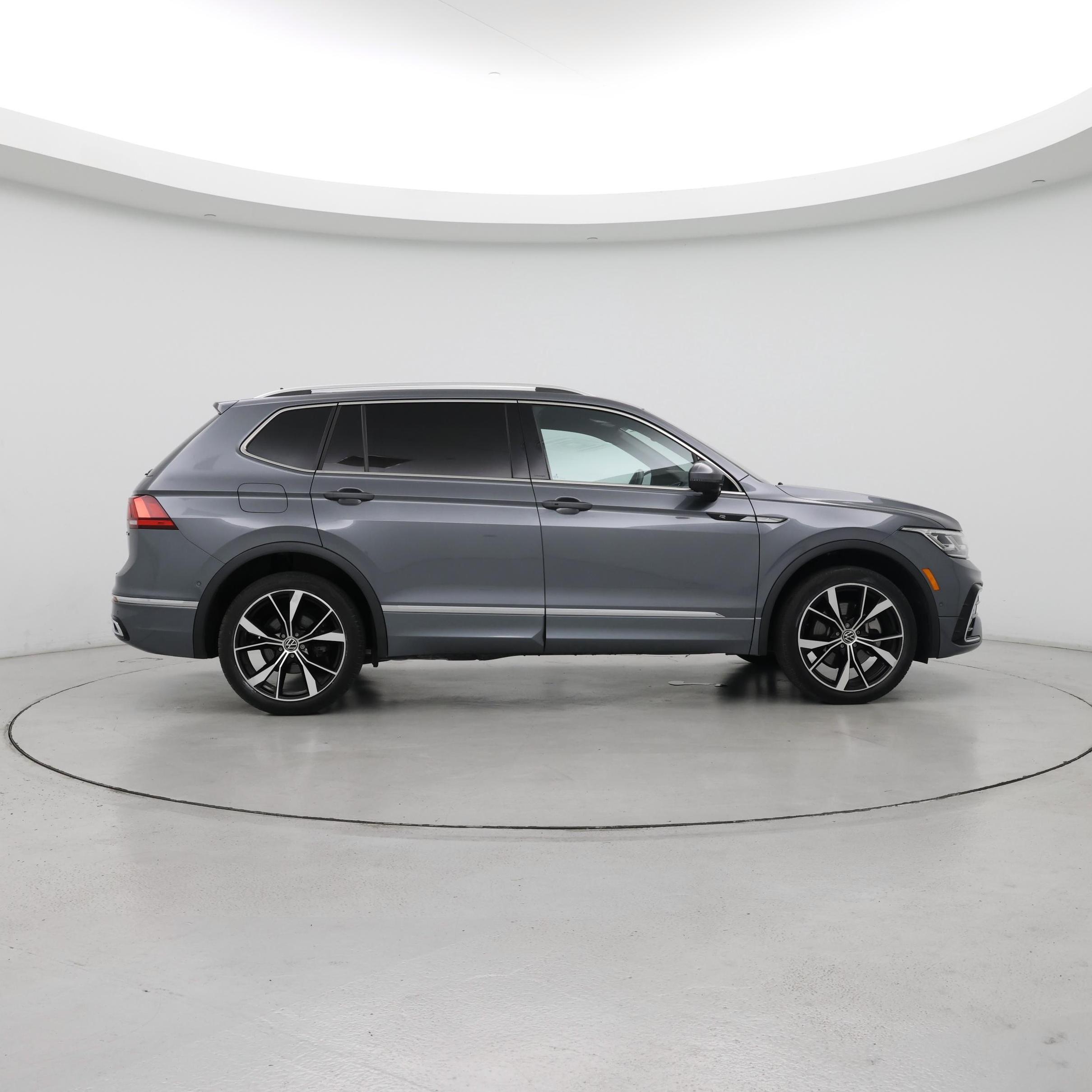Thumbnail: 2022 Volkswagen Tiguan - 7