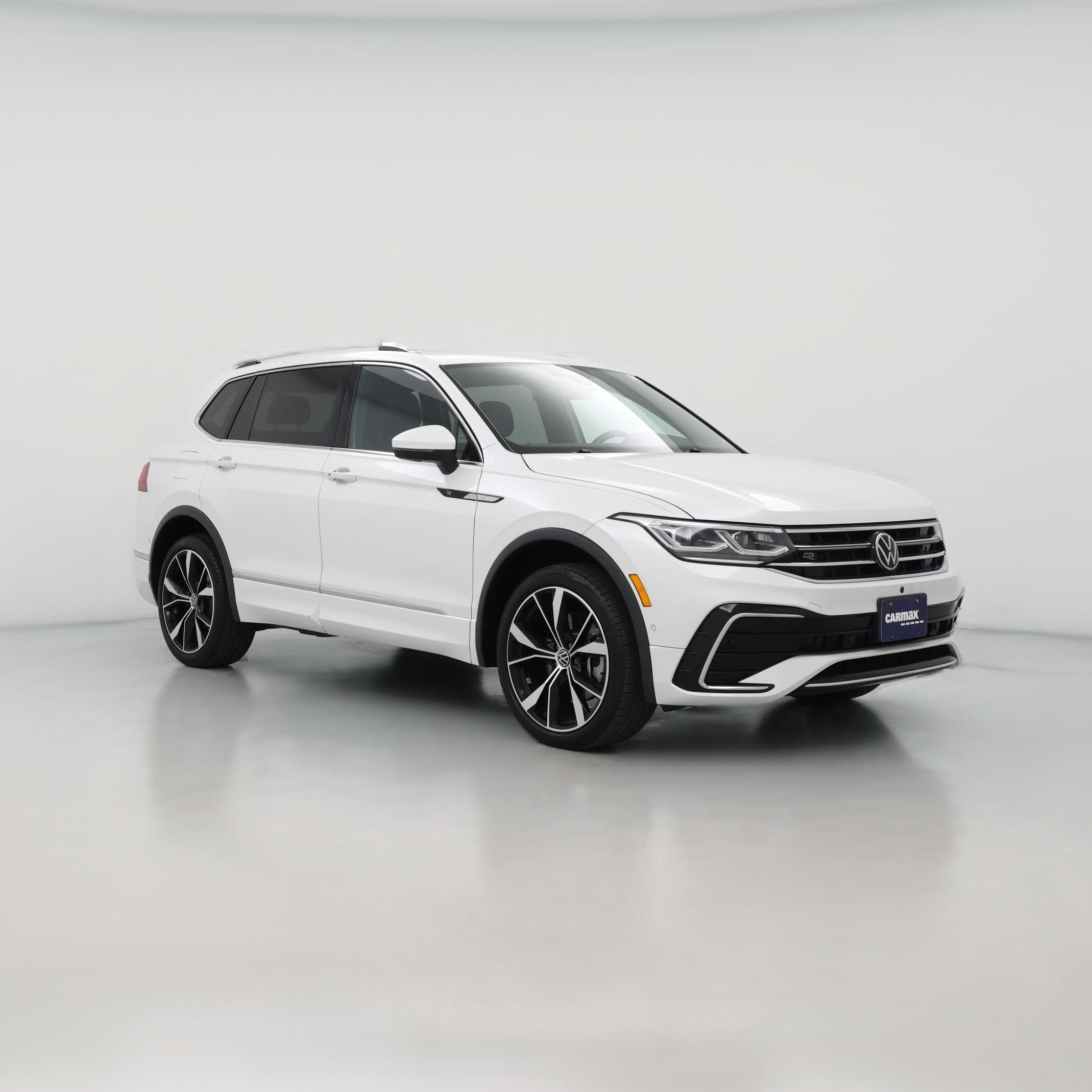 Thumbnail: 2022 Volkswagen Tiguan - 1
