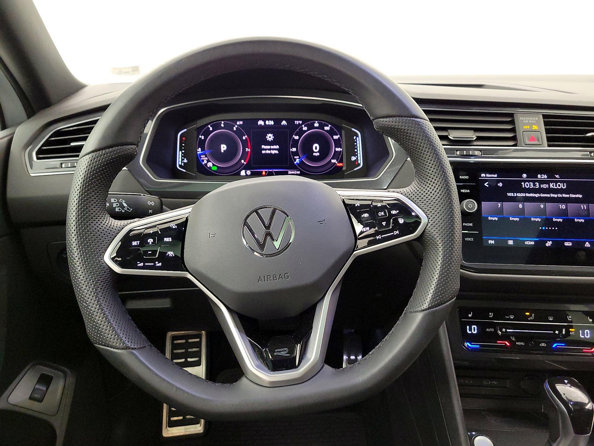 Thumbnail: 2022 Volkswagen Tiguan - 10