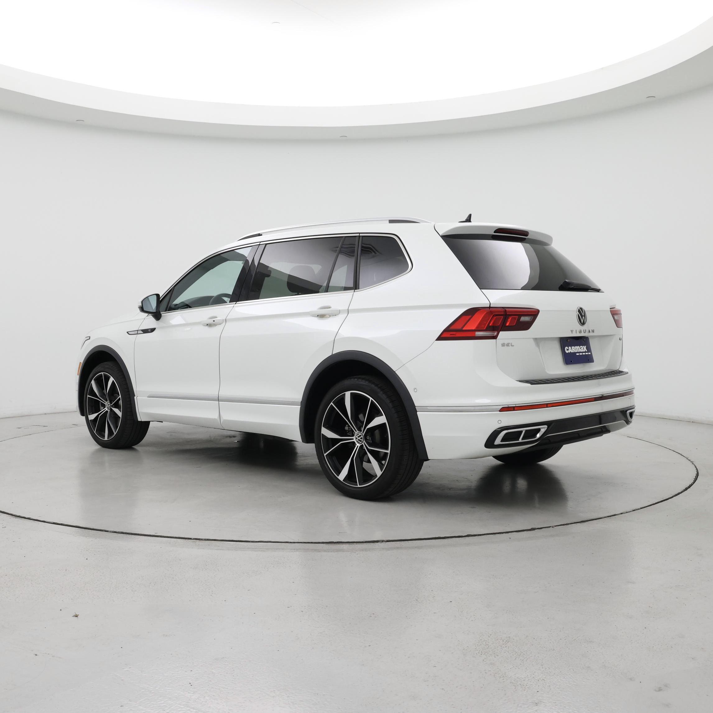 Thumbnail: 2022 Volkswagen Tiguan - 2