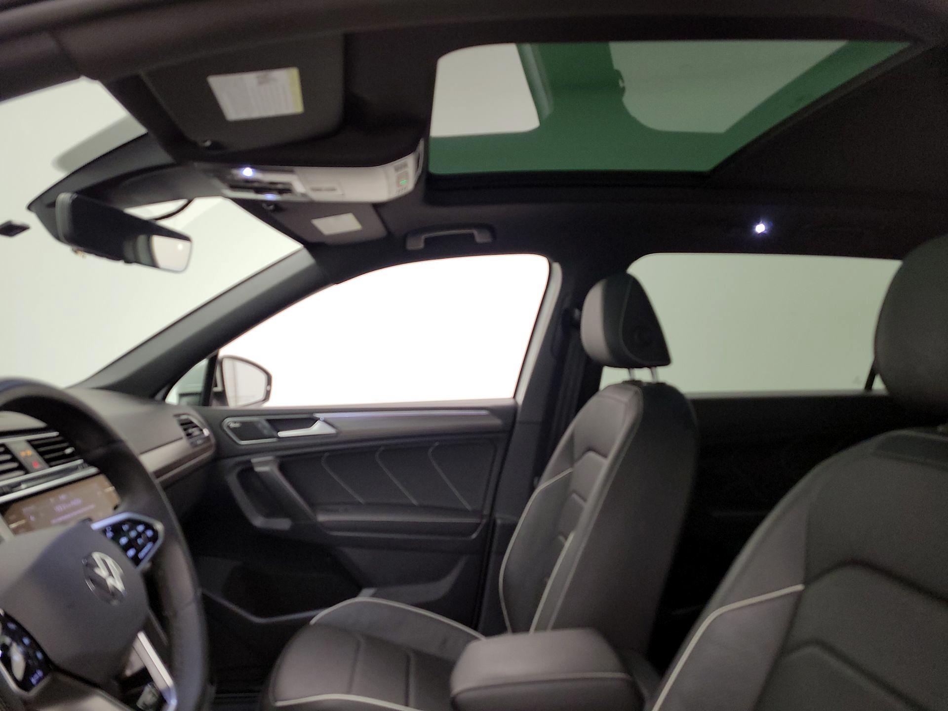 Thumbnail: 2022 Volkswagen Tiguan - 19