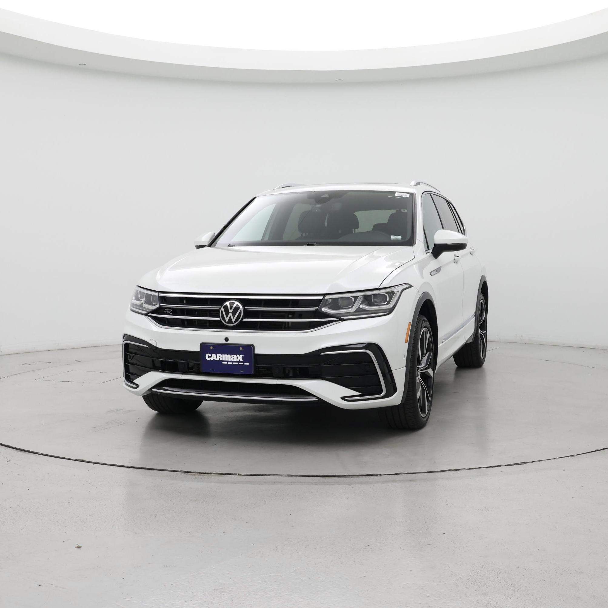 Thumbnail: 2022 Volkswagen Tiguan - 4
