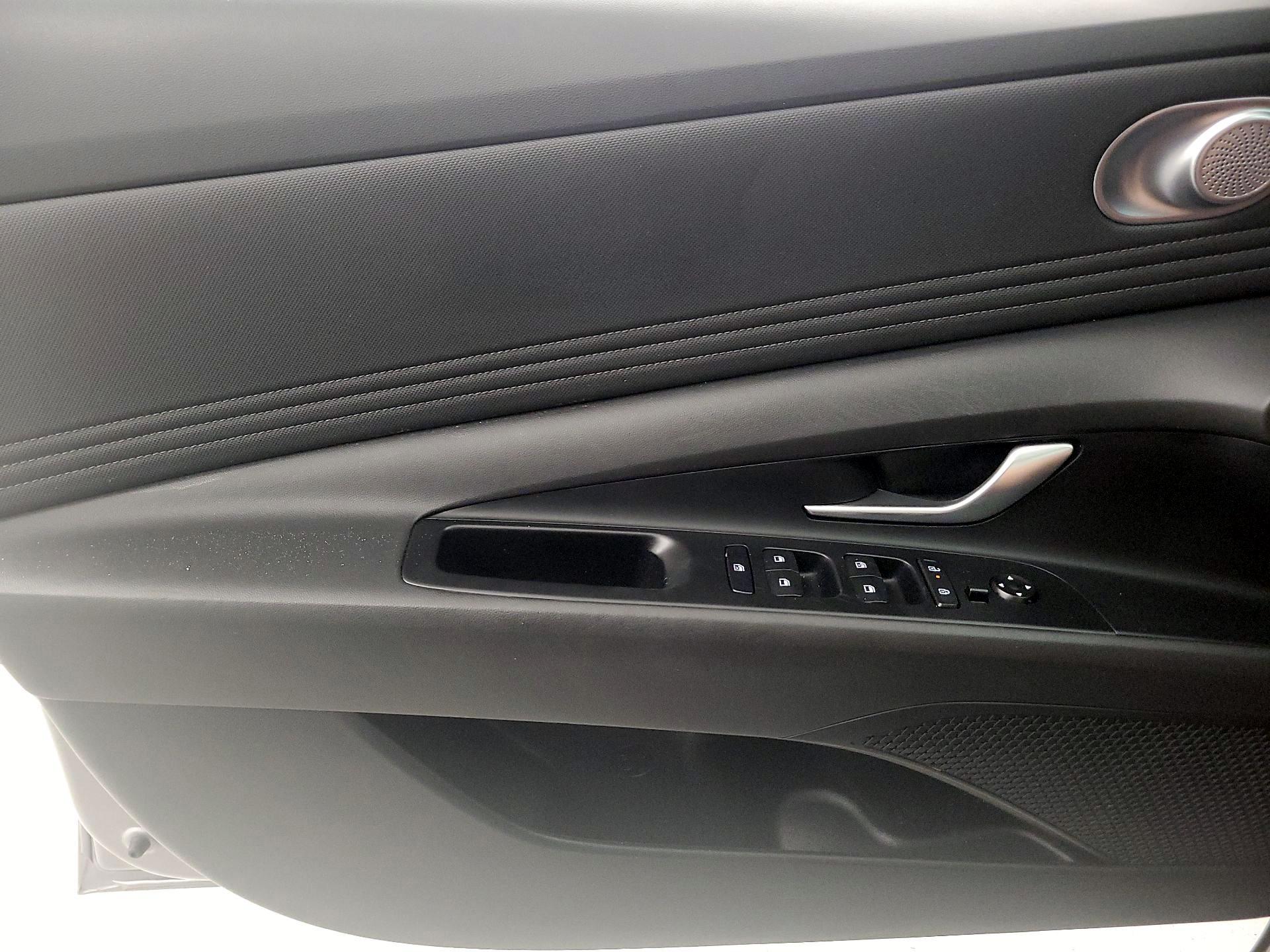 Thumbnail: 2024 Hyundai Elantra - 12