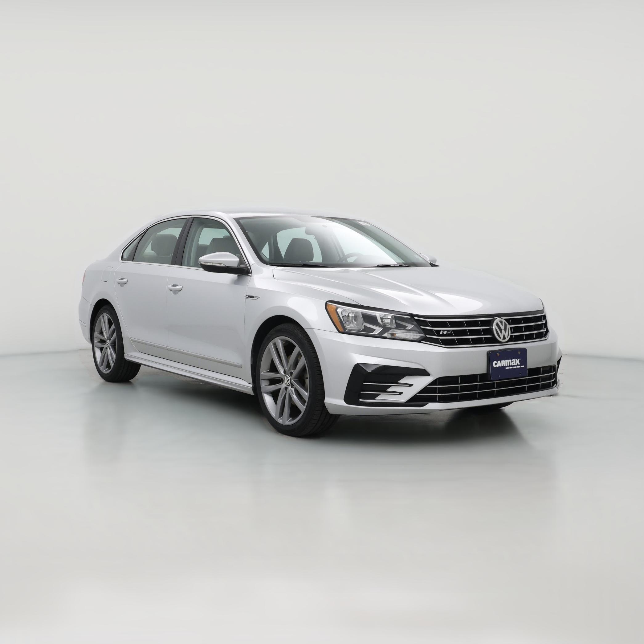 Thumbnail: 2017 Volkswagen Passat - 1