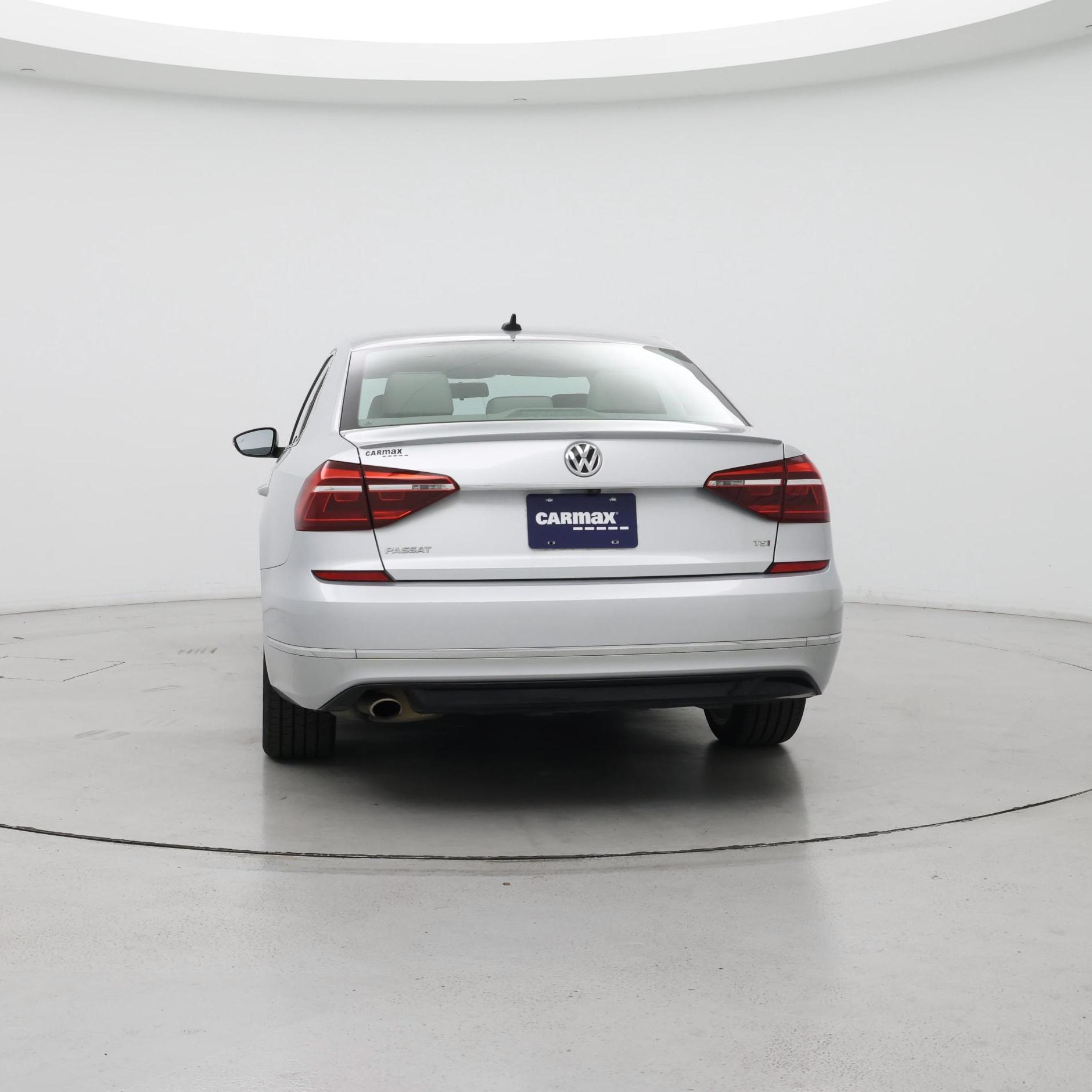 Thumbnail: 2017 Volkswagen Passat - 6