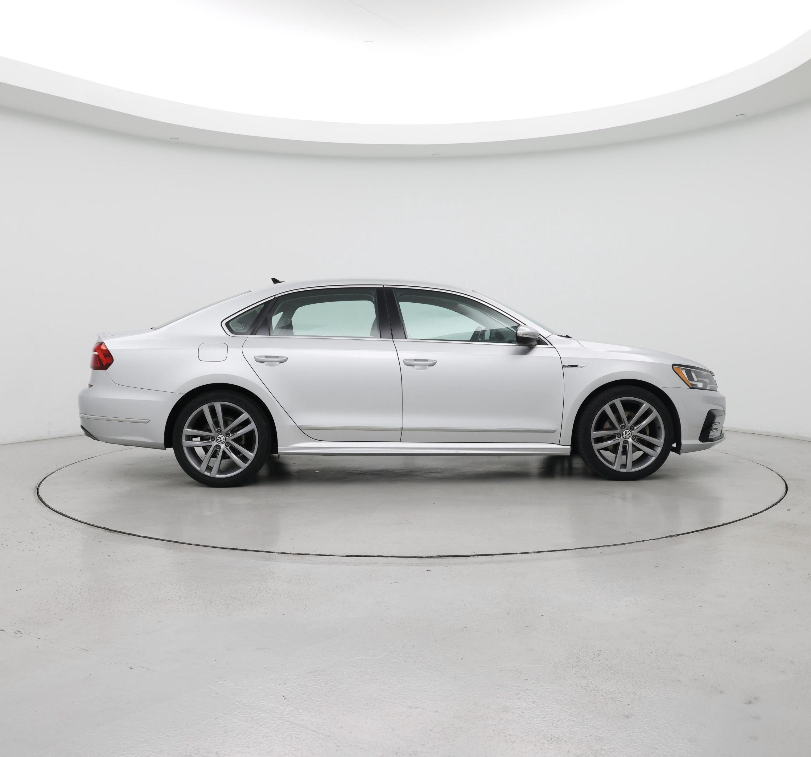Thumbnail: 2017 Volkswagen Passat - 7