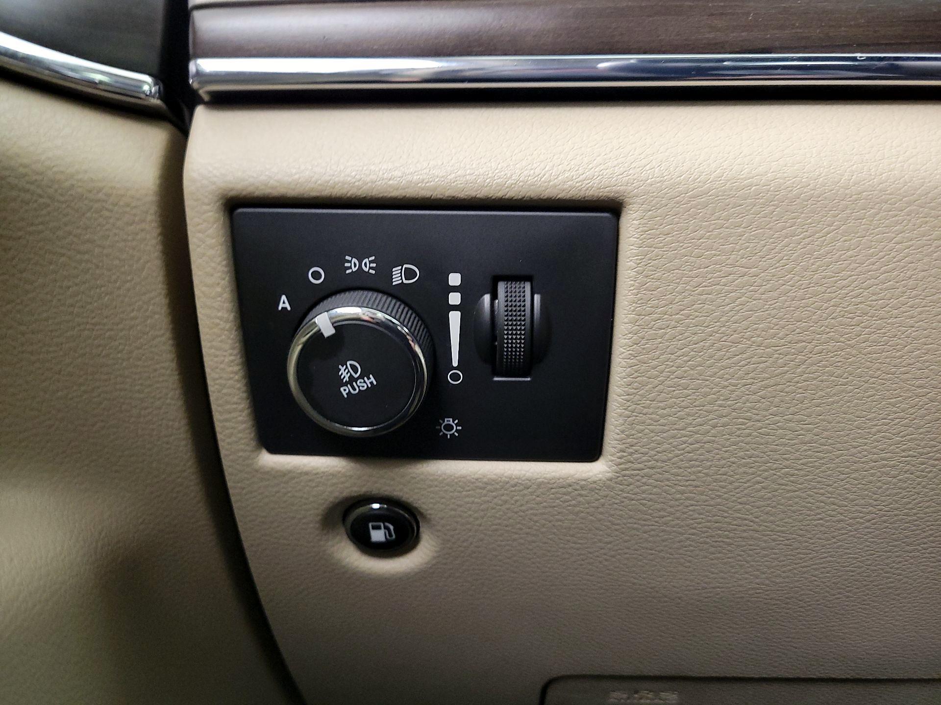 Thumbnail: 2015 Jeep Grand Cherokee - 13