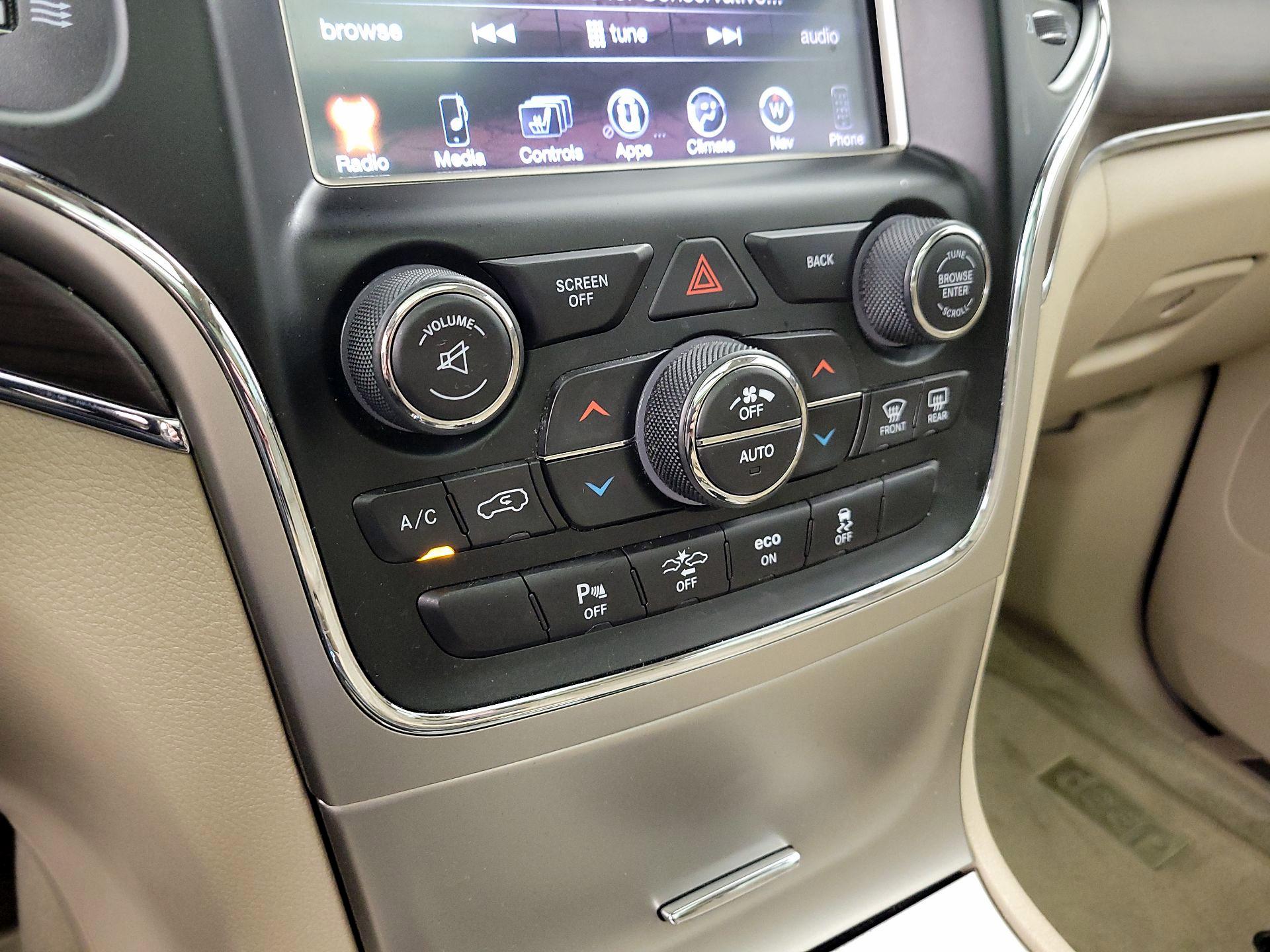 Thumbnail: 2015 Jeep Grand Cherokee - 17