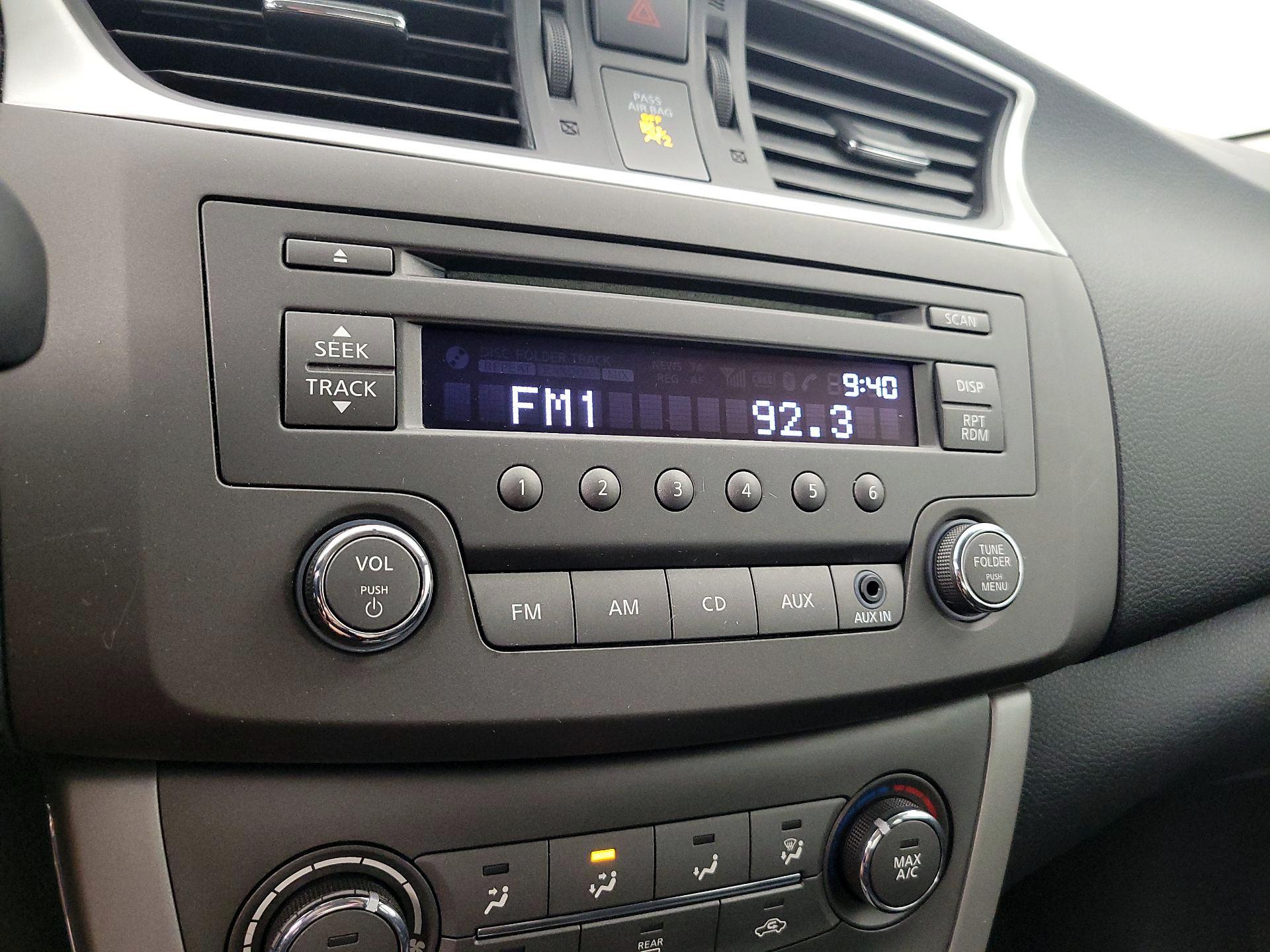 Thumbnail: 2014 Nissan Sentra - 14