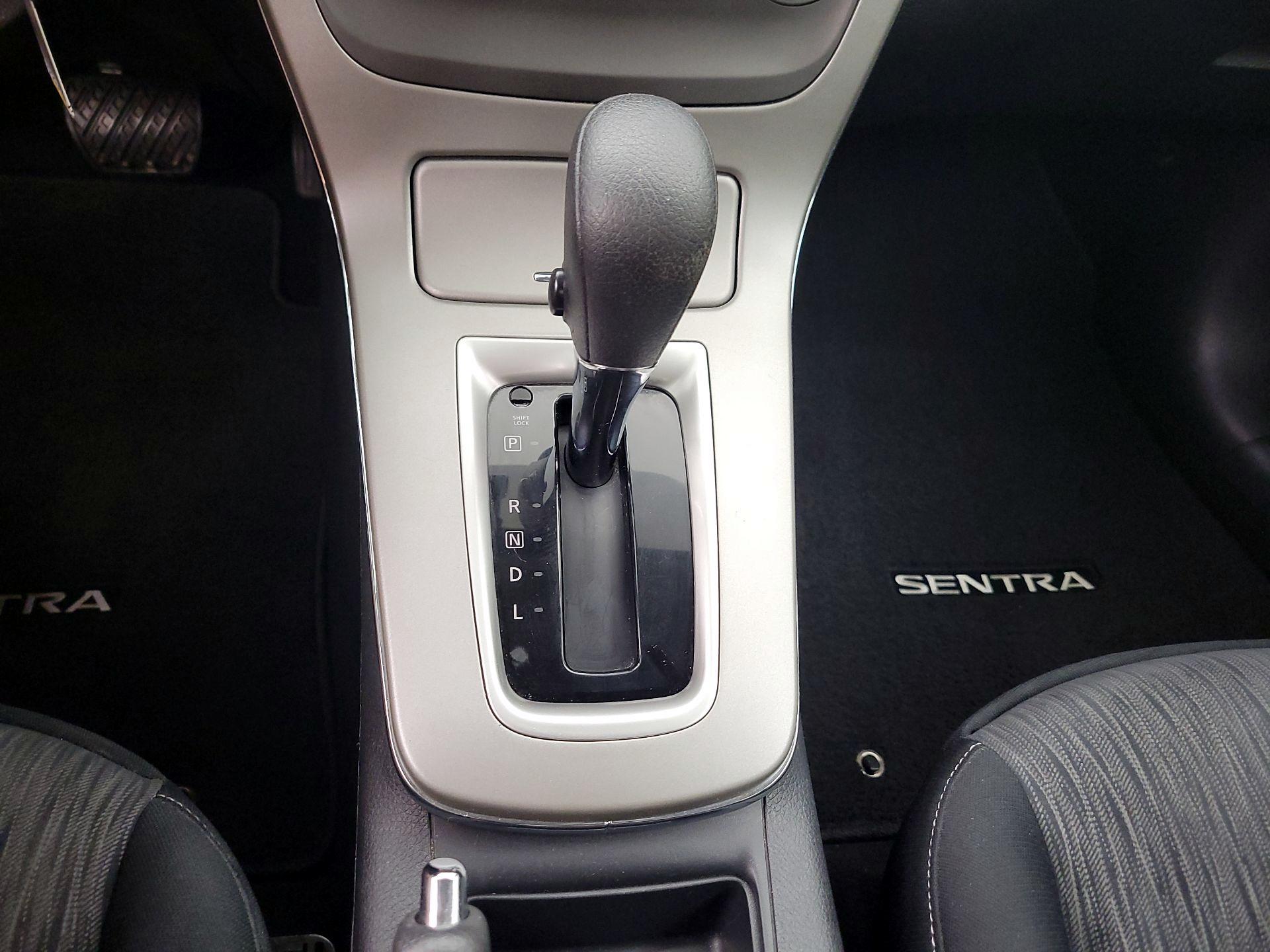 Thumbnail: 2014 Nissan Sentra - 16