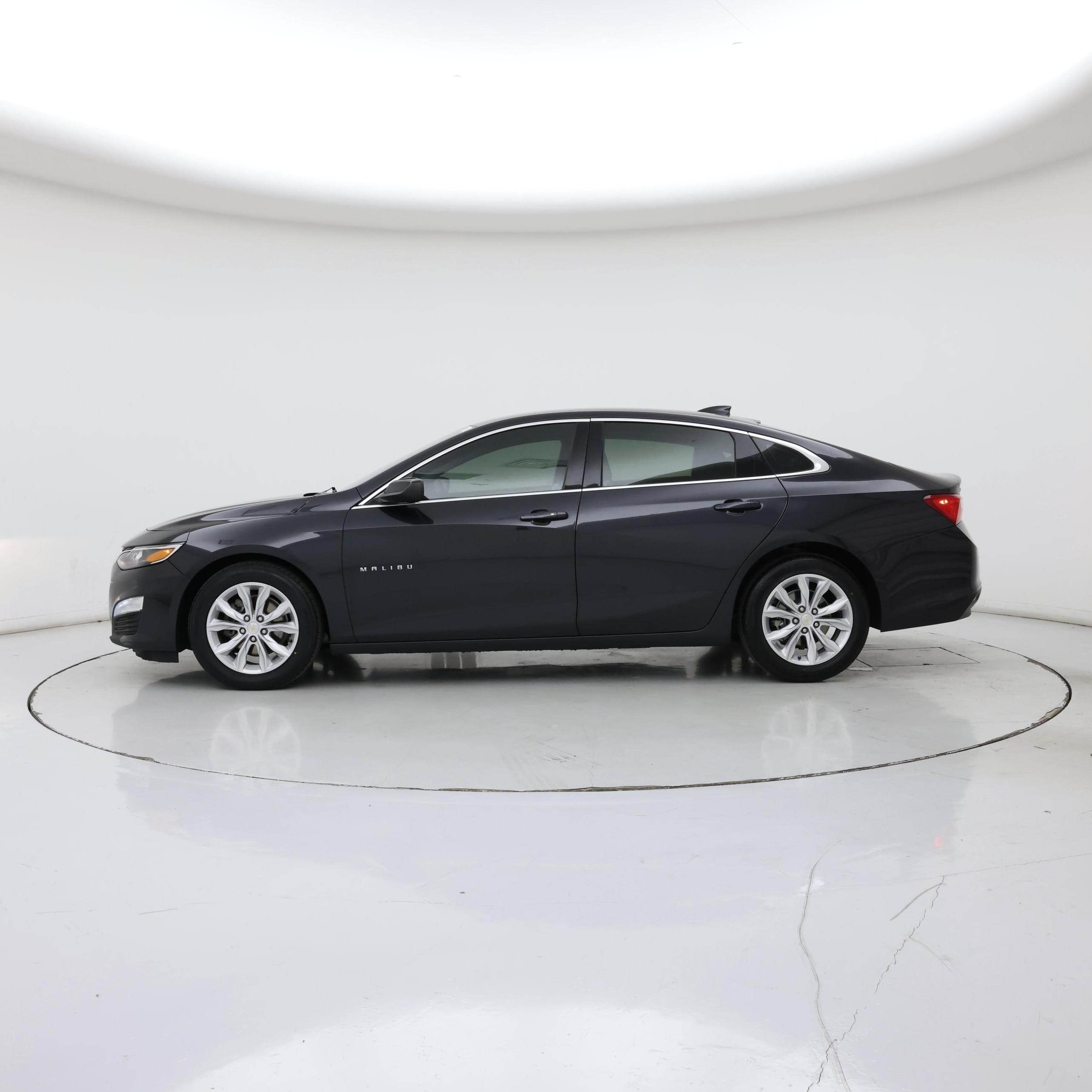 Thumbnail: 2023 Chevrolet Malibu - 3