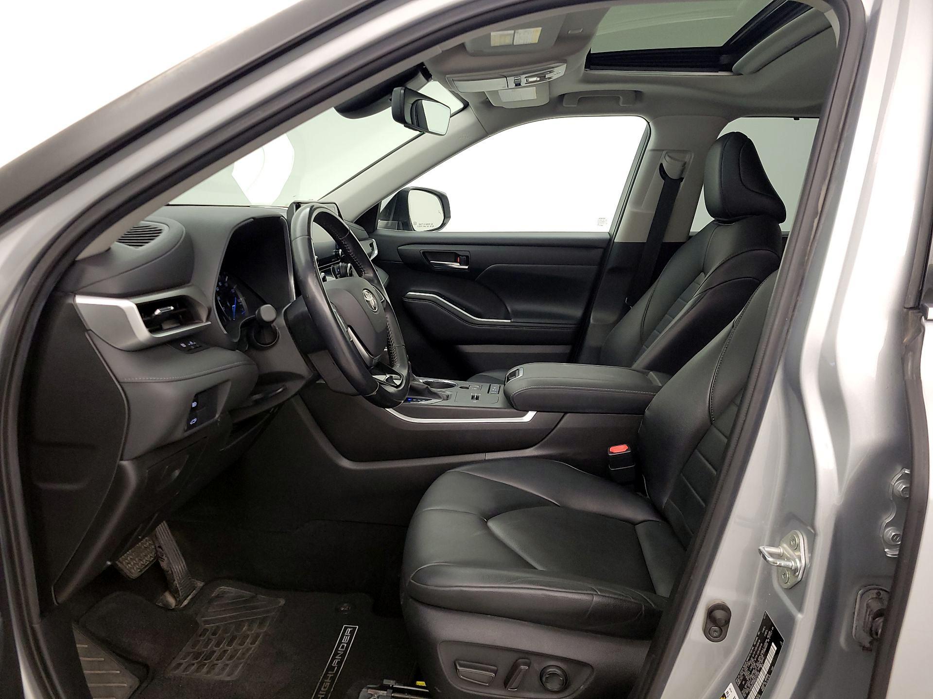 Thumbnail: 2021 Toyota Highlander - 11