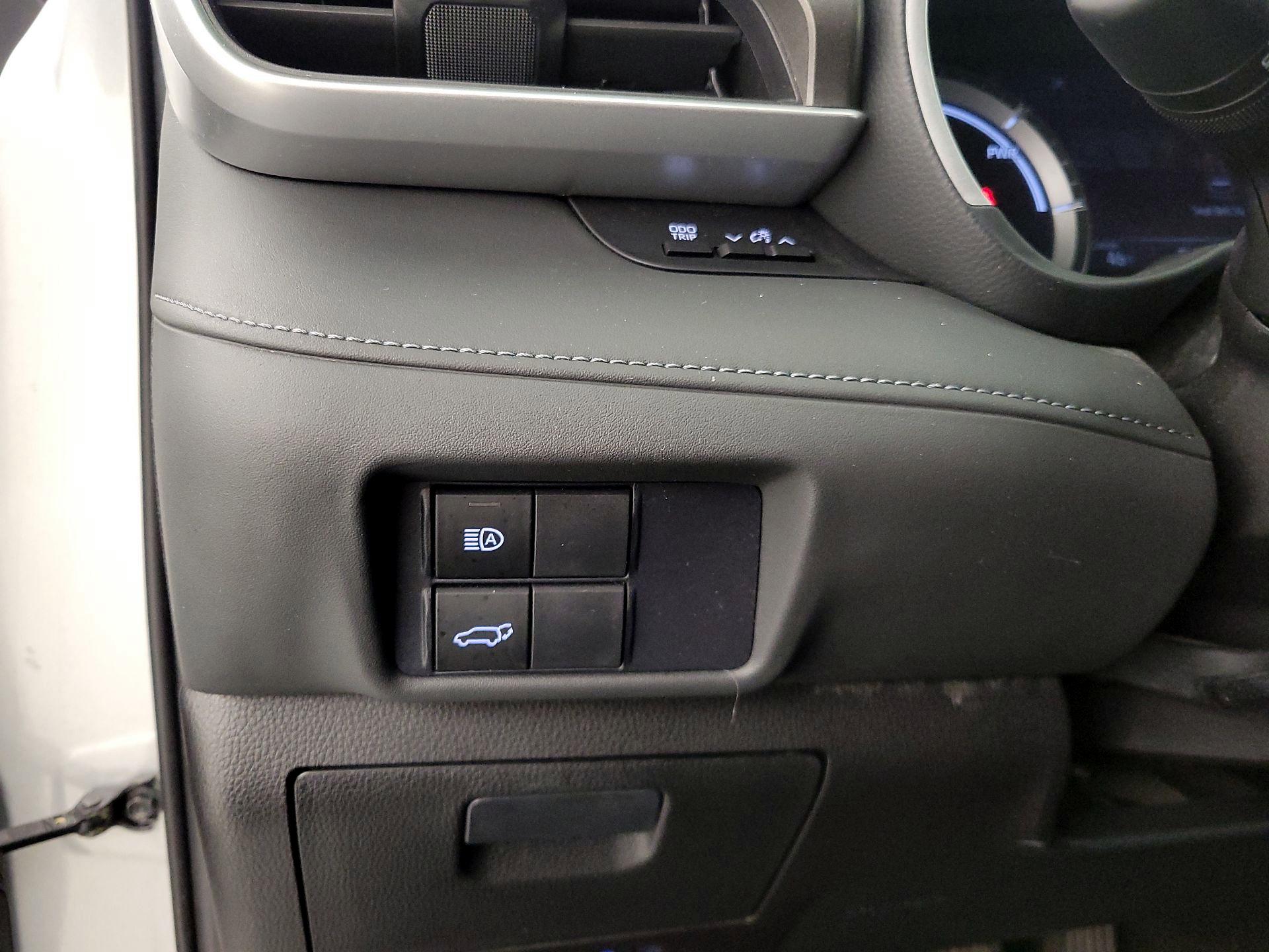 Thumbnail: 2021 Toyota Highlander - 13