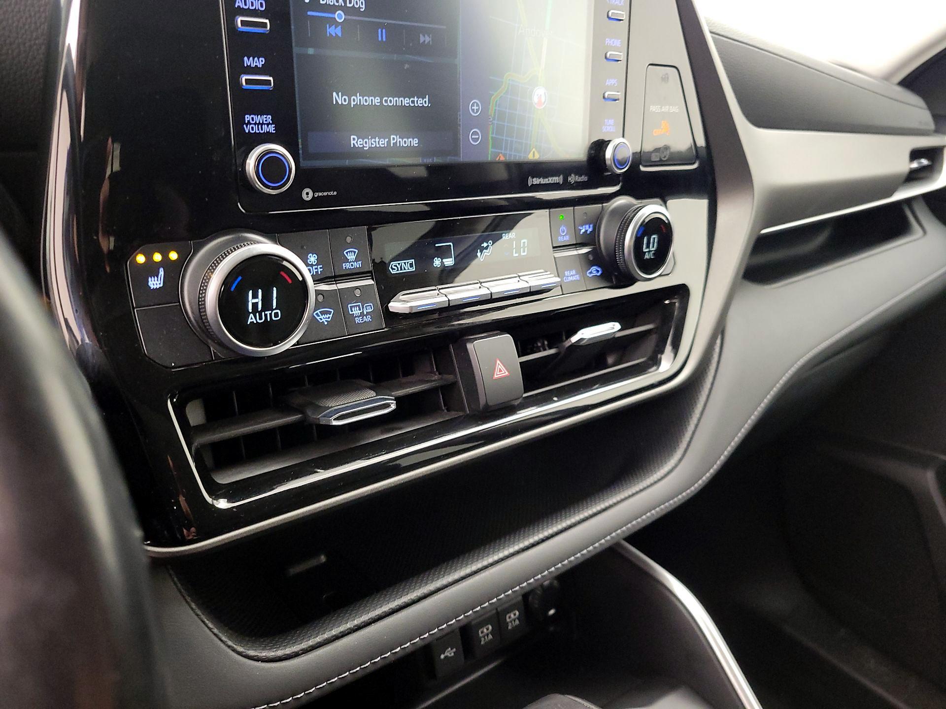 Thumbnail: 2021 Toyota Highlander - 17