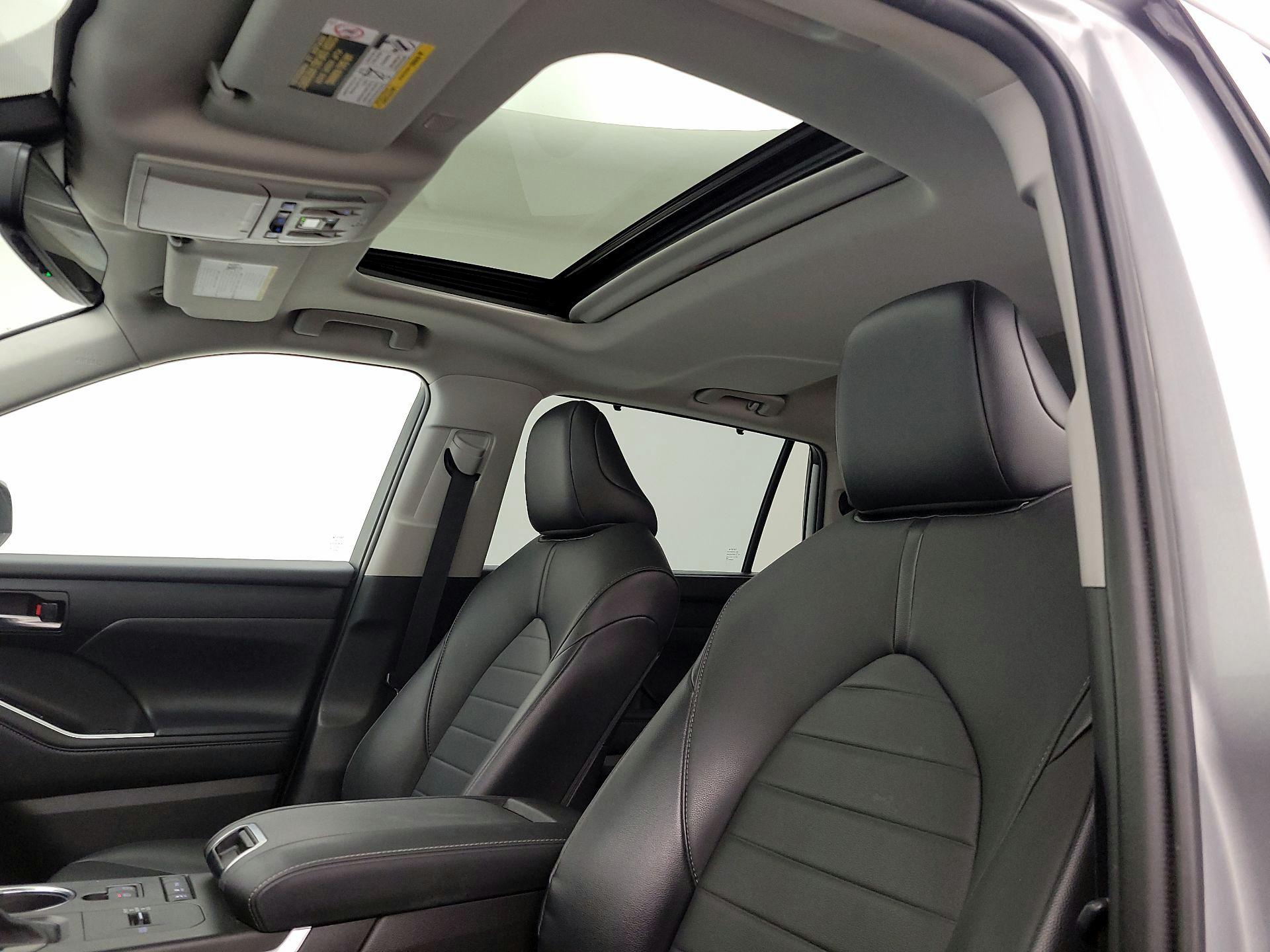 Thumbnail: 2021 Toyota Highlander - 20