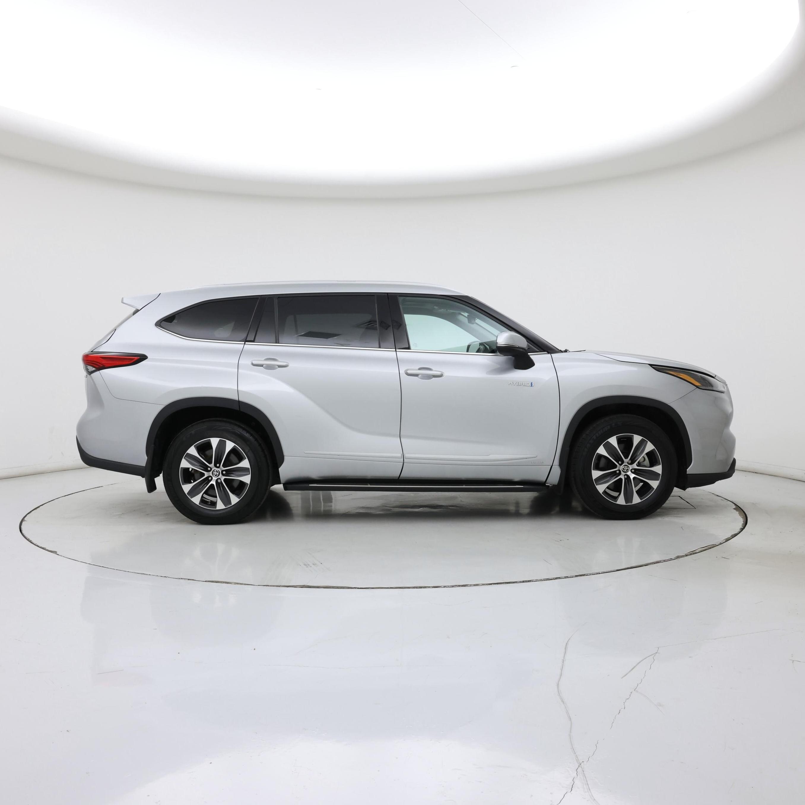 Thumbnail: 2021 Toyota Highlander - 7