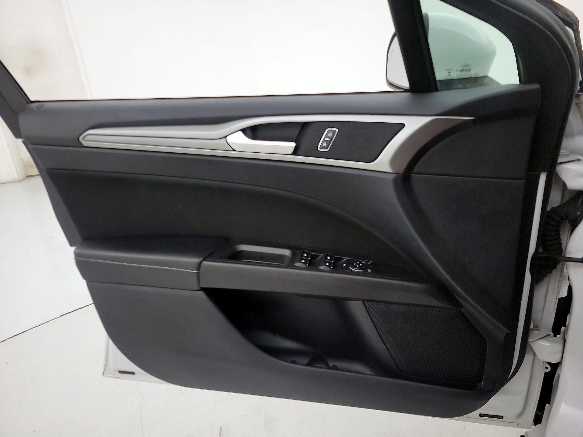 Thumbnail: 2020 Ford Fusion - 12