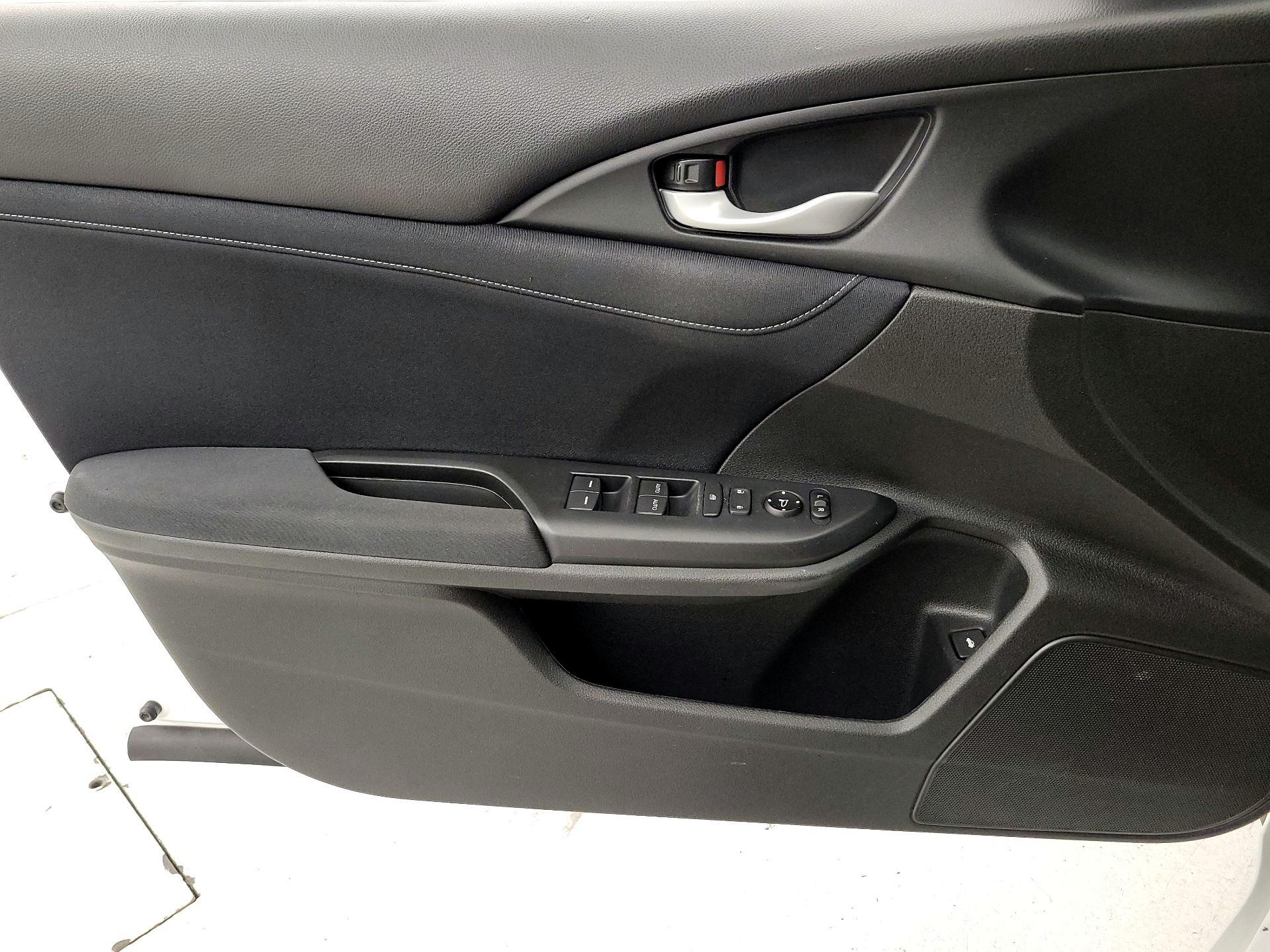 Thumbnail: 2019 Honda Insight - 12