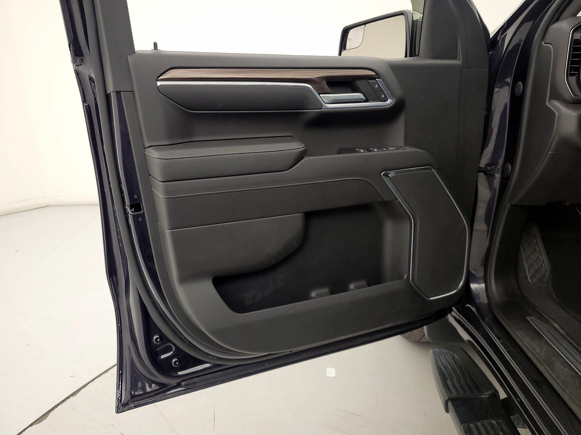 Thumbnail: 2022 Chevrolet Silverado 1500 - 12