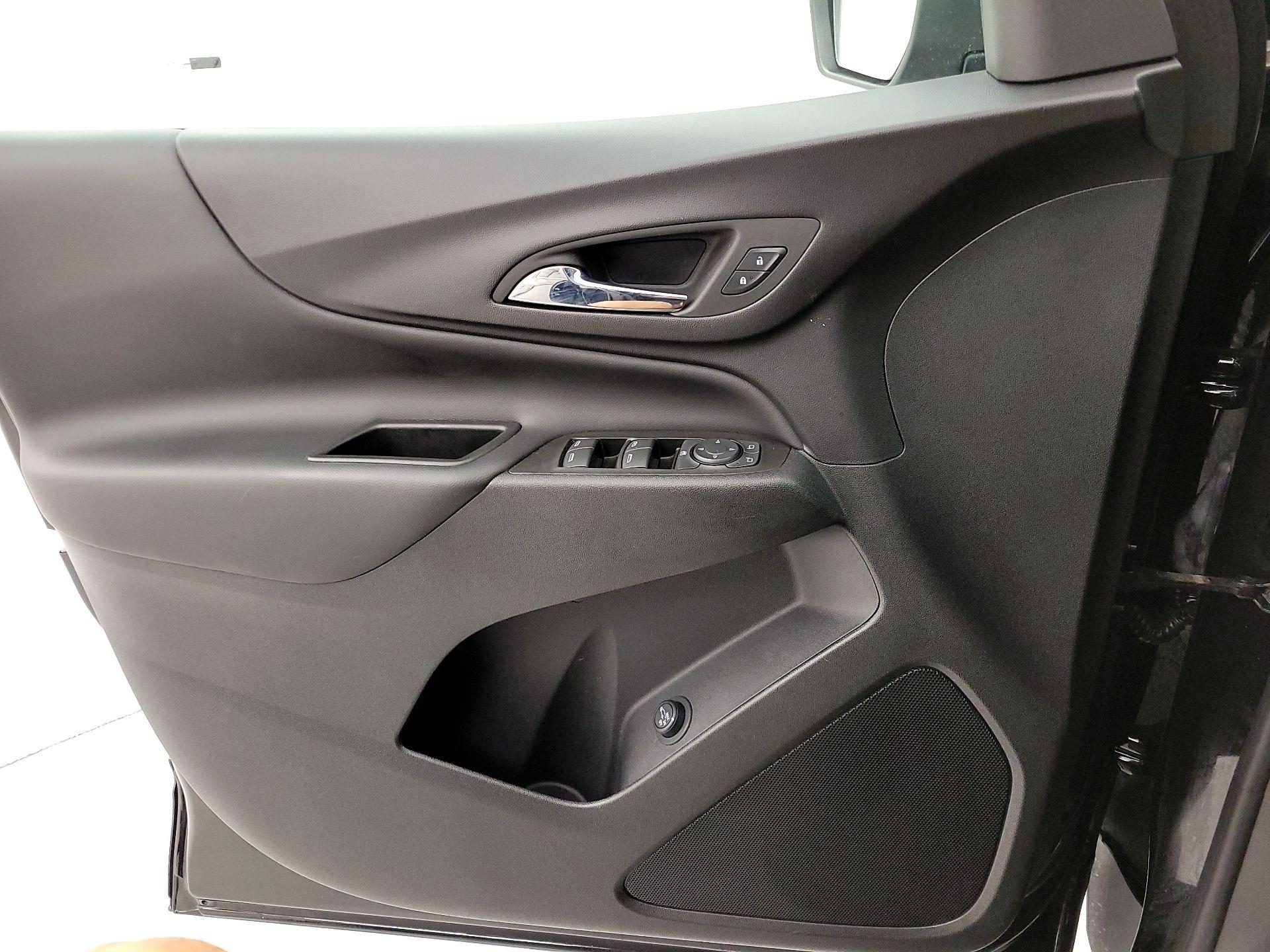 Thumbnail: 2022 Chevrolet Equinox - 12