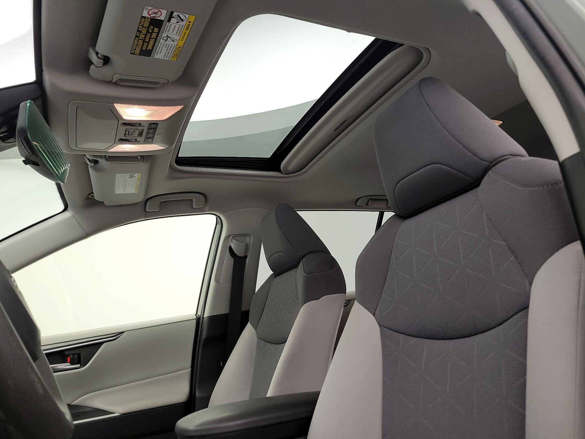 Thumbnail: 2019 Toyota RAV4 - 19