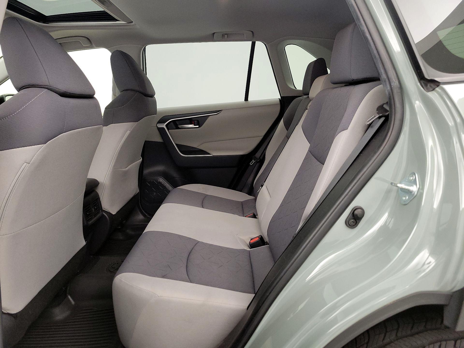 Thumbnail: 2019 Toyota RAV4 - 20