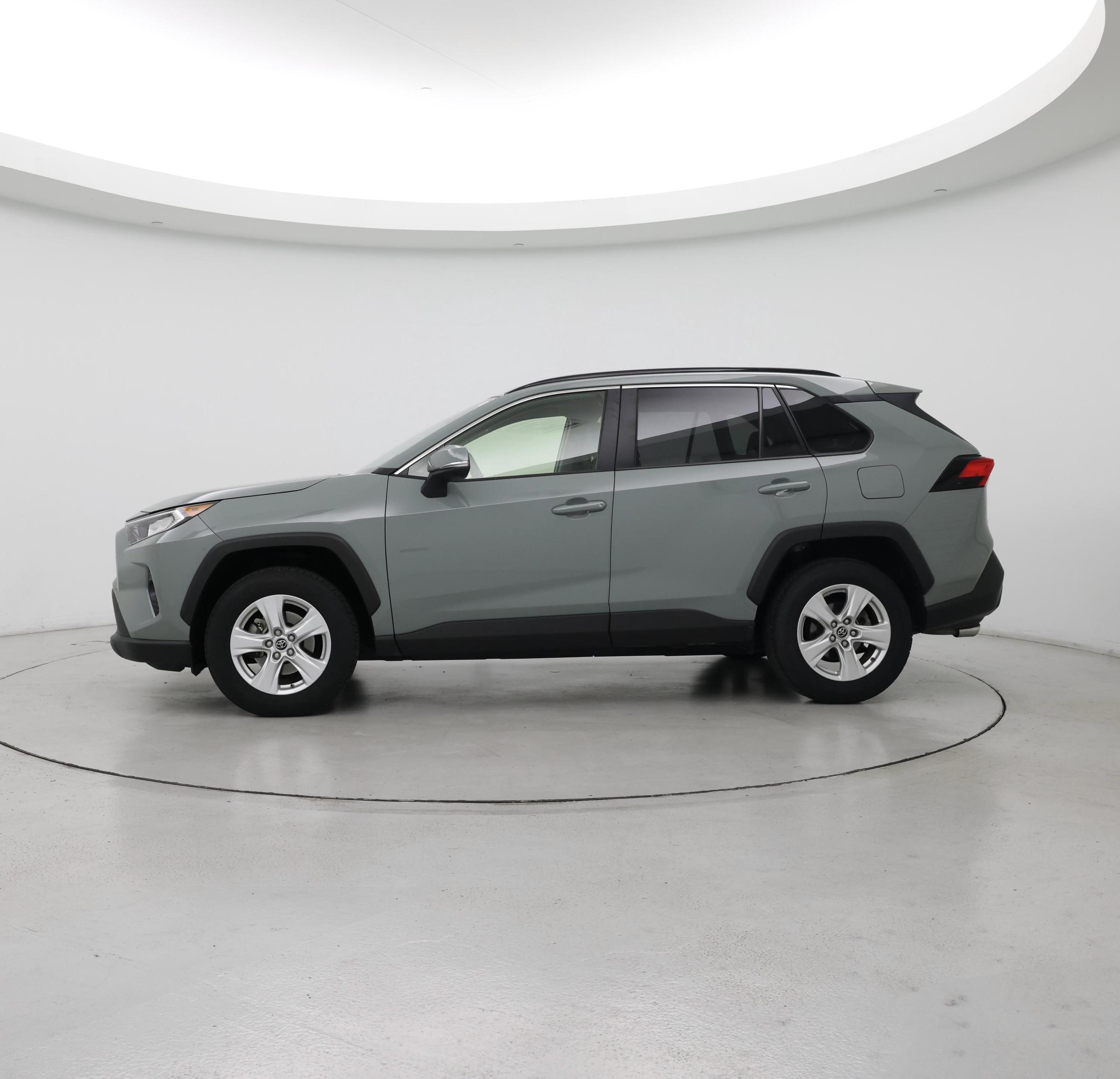 Thumbnail: 2019 Toyota RAV4 - 3