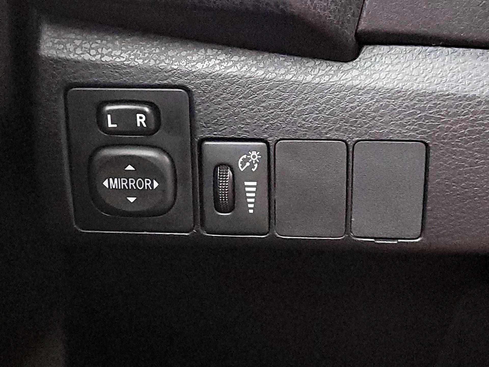 Thumbnail: 2014 Toyota Corolla - 13