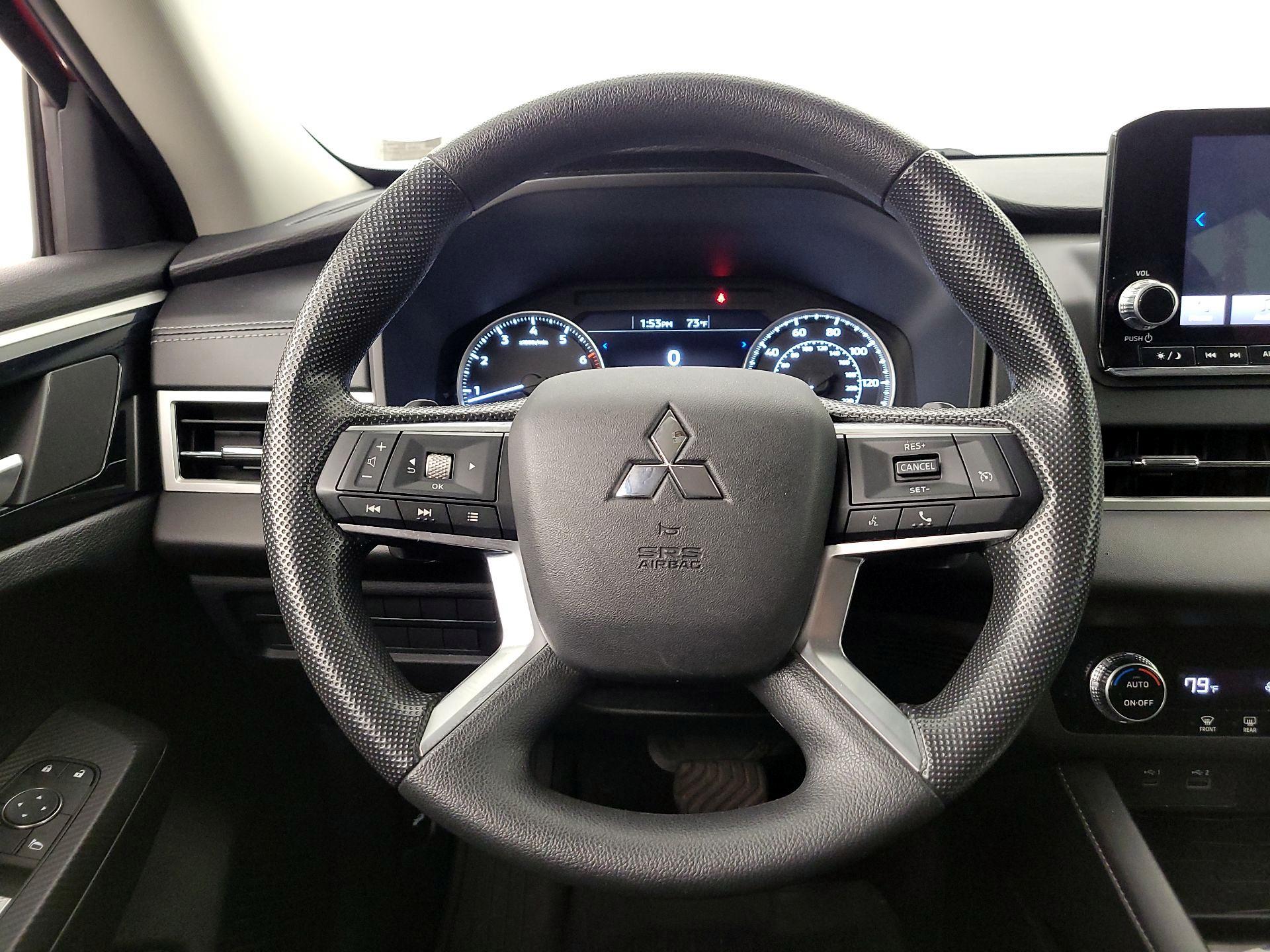 Thumbnail: 2022 Mitsubishi Outlander - 10