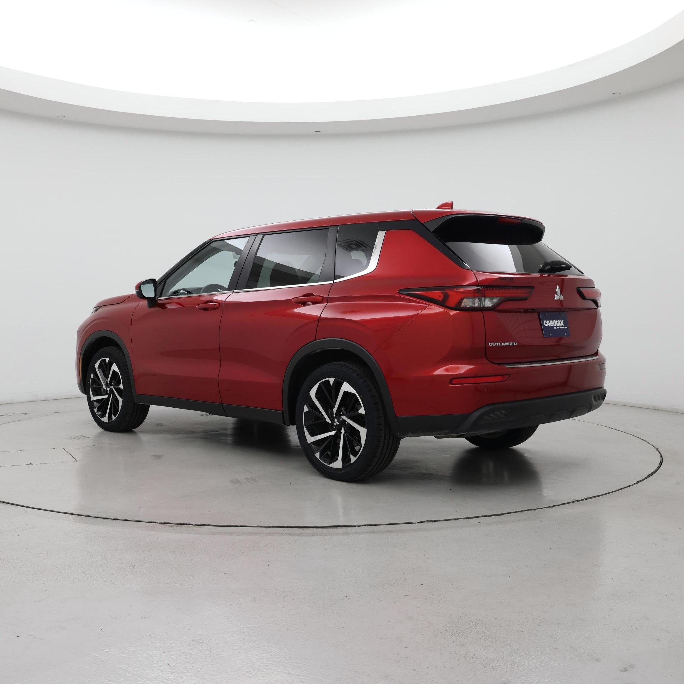 Thumbnail: 2022 Mitsubishi Outlander - 2