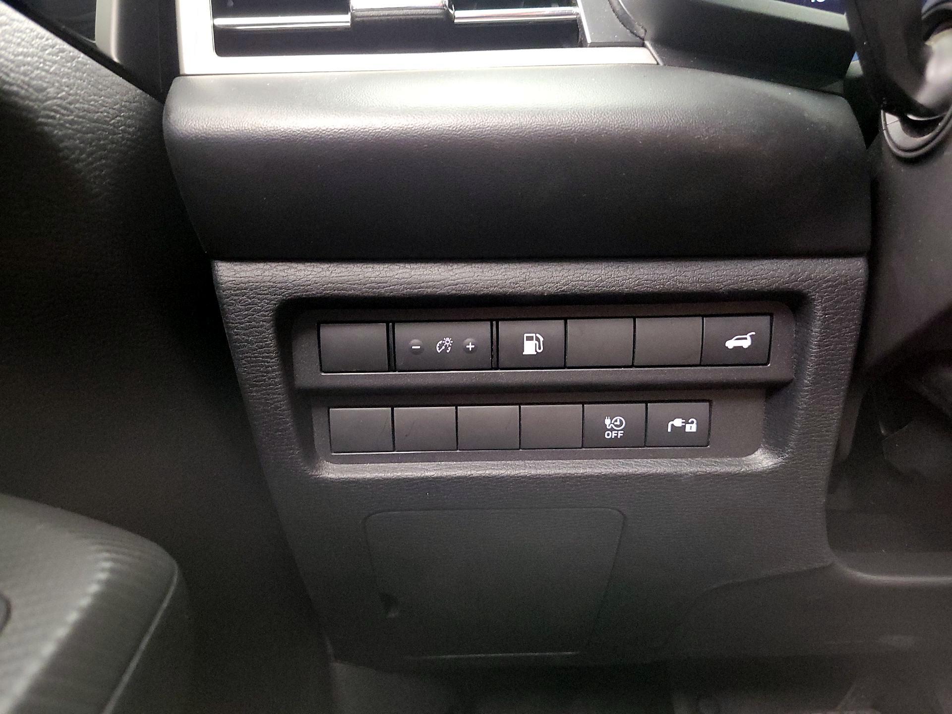 Thumbnail: 2023 Mitsubishi Outlander - 13