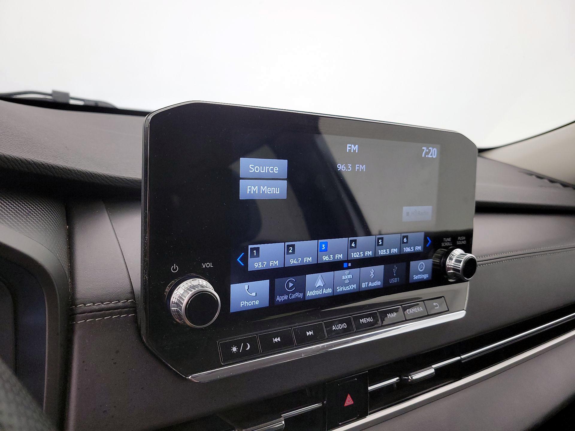 Thumbnail: 2023 Mitsubishi Outlander - 15