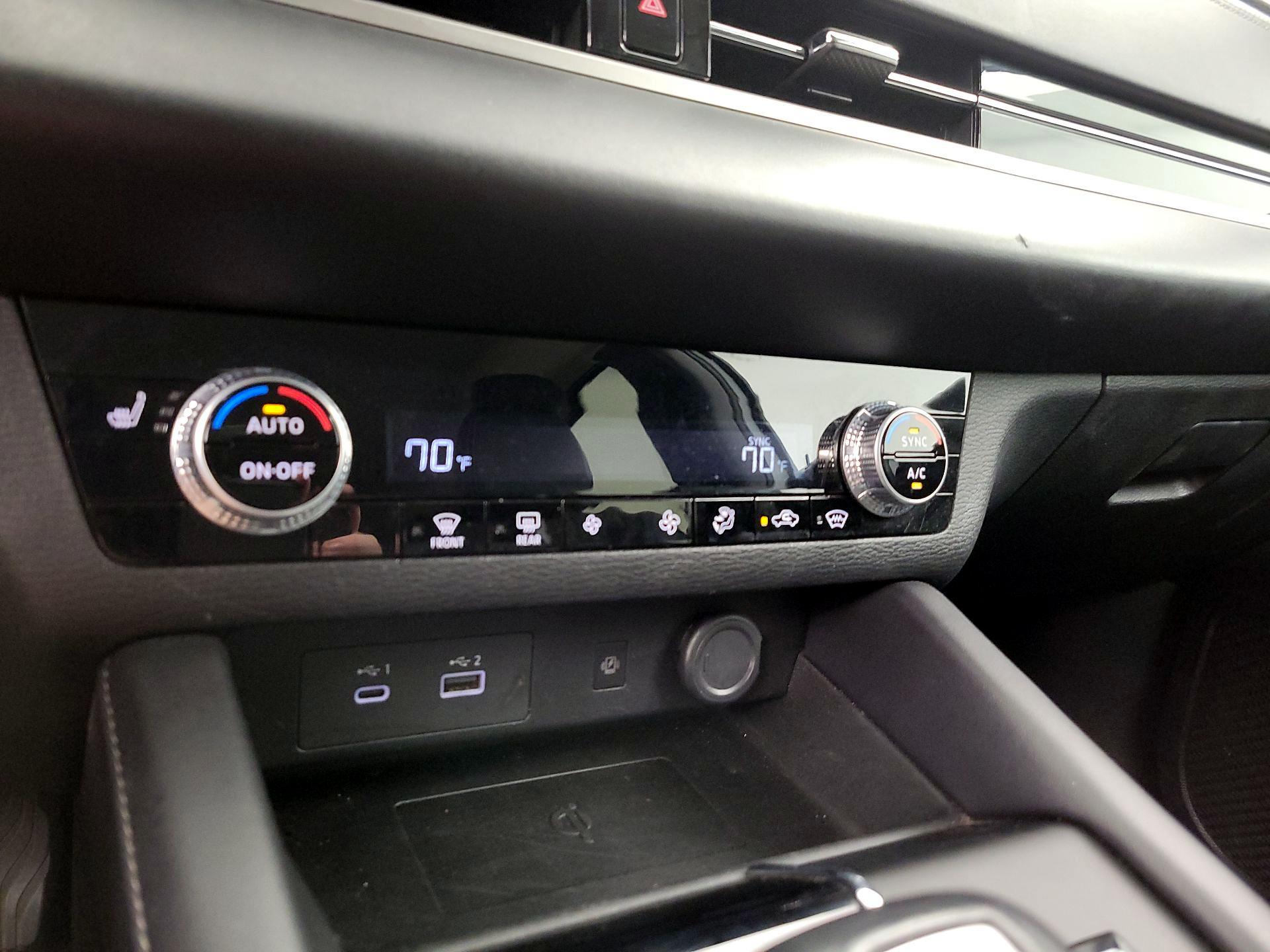 Thumbnail: 2023 Mitsubishi Outlander - 16