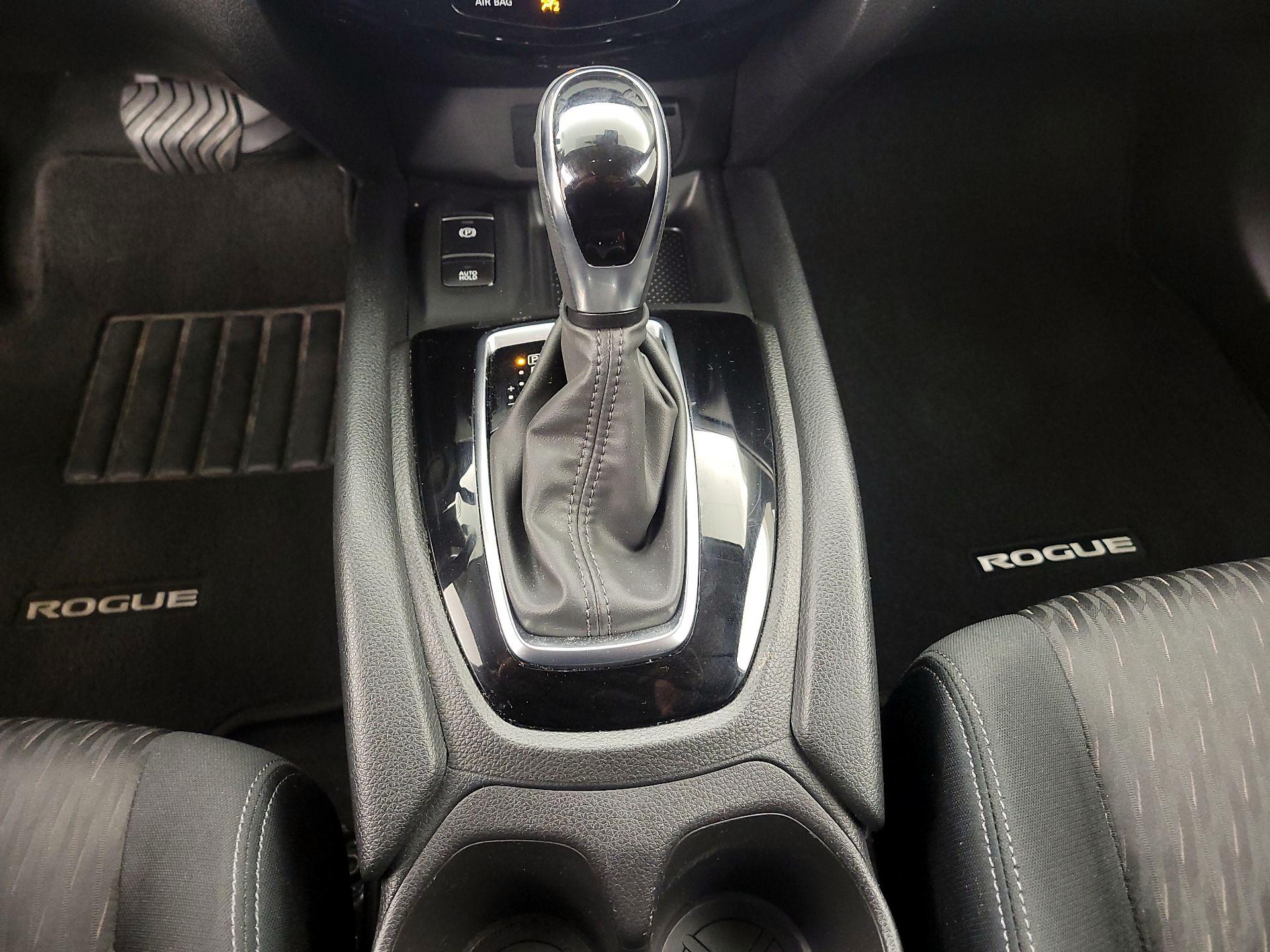 Thumbnail: 2020 Nissan Rogue - 18