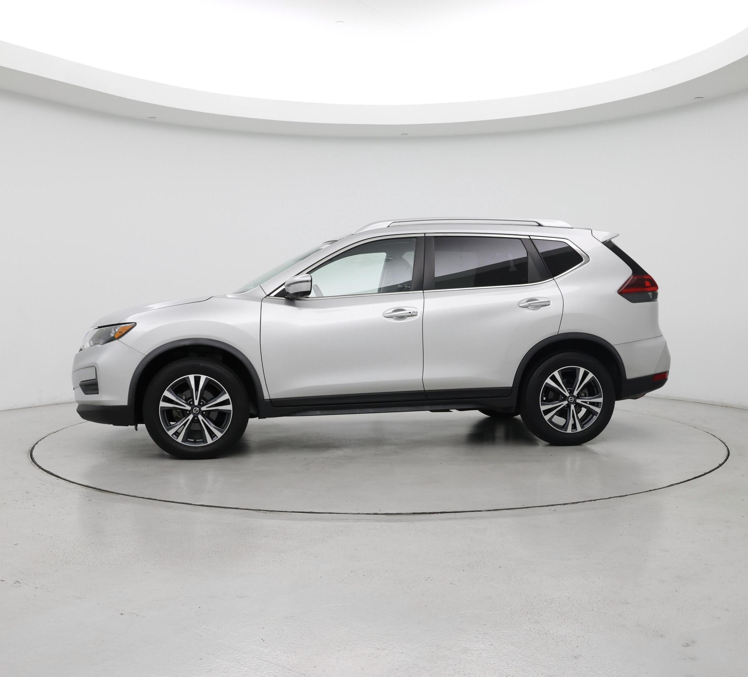 Thumbnail: 2020 Nissan Rogue - 3