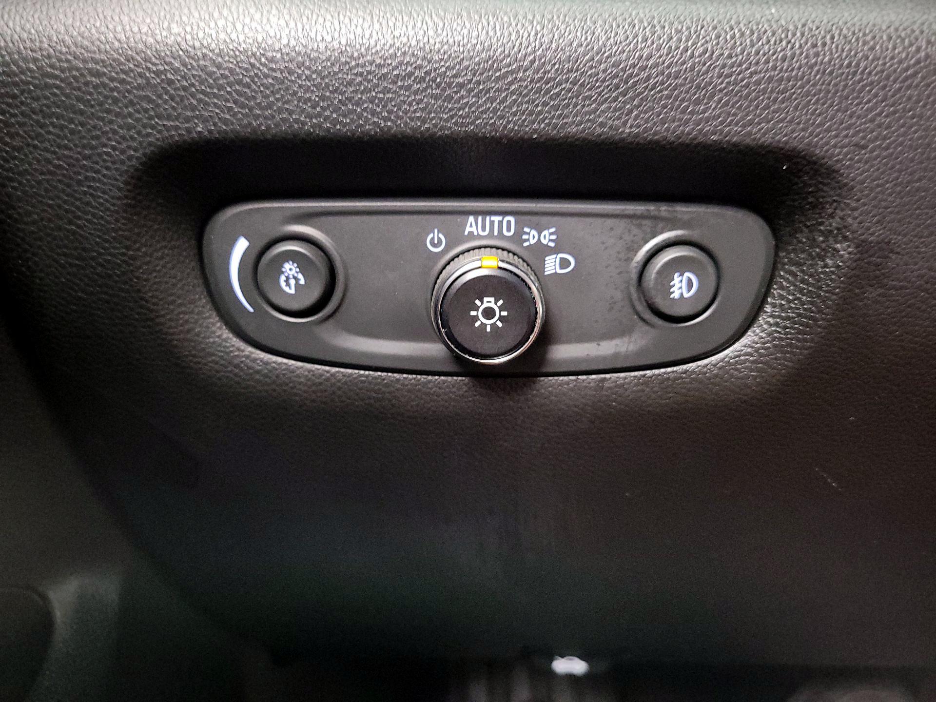 Thumbnail: 2020 Chevrolet Traverse - 13