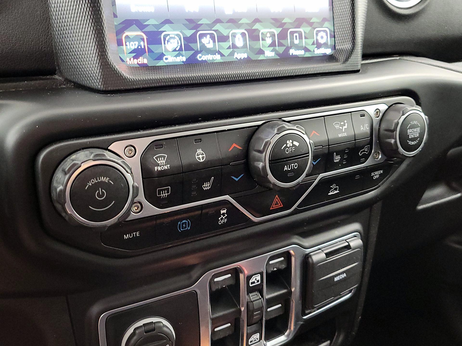 Thumbnail: 2021 Jeep Wrangler - 17