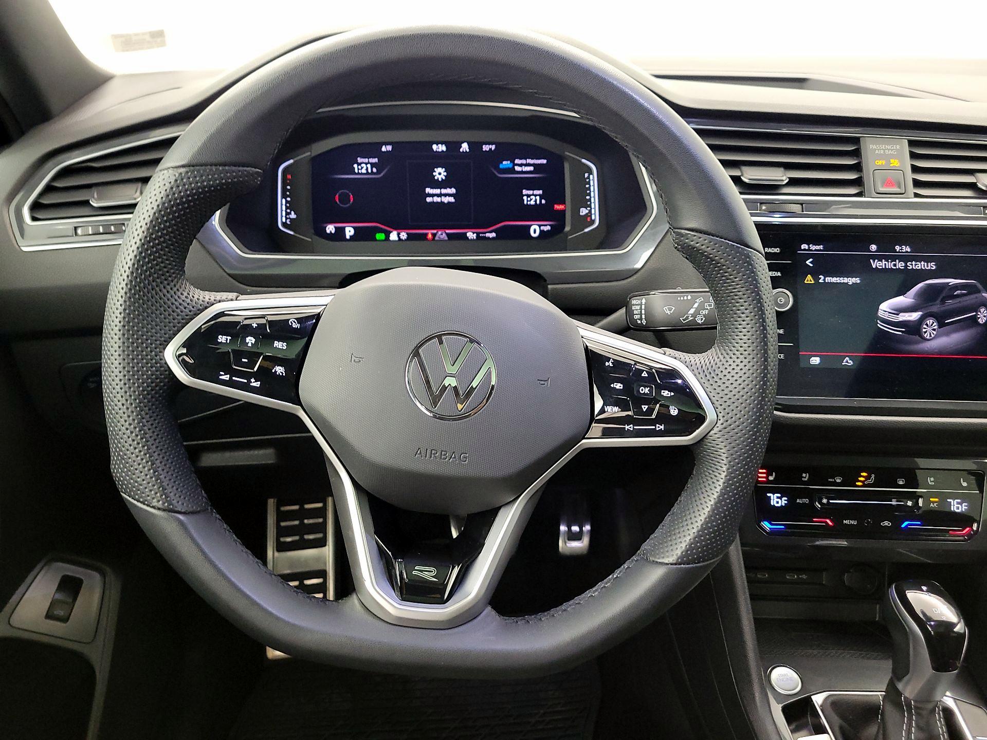 Thumbnail: 2022 Volkswagen Tiguan - 10