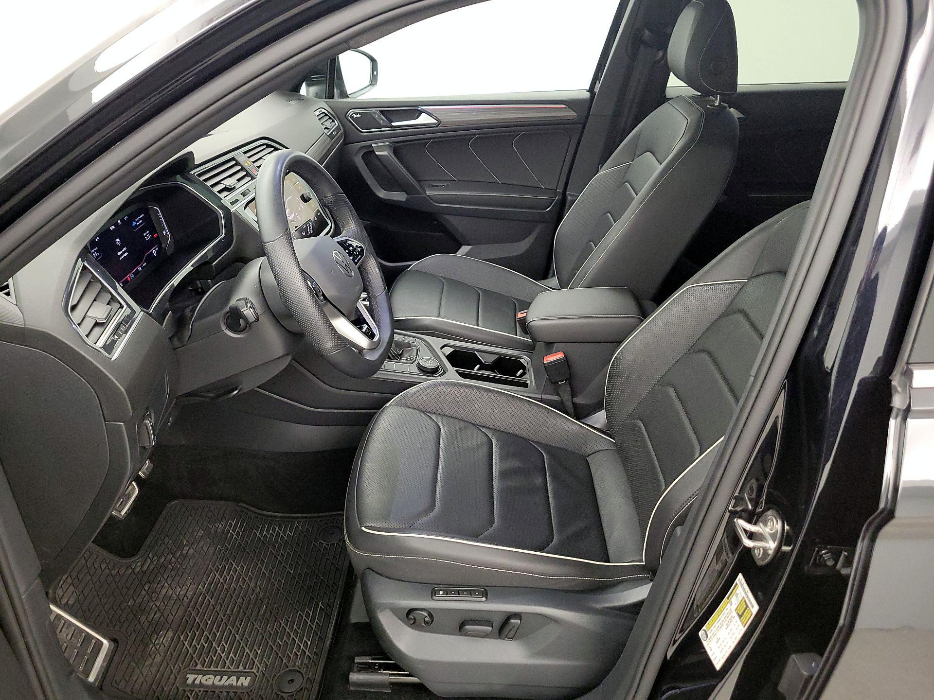 Thumbnail: 2022 Volkswagen Tiguan - 11