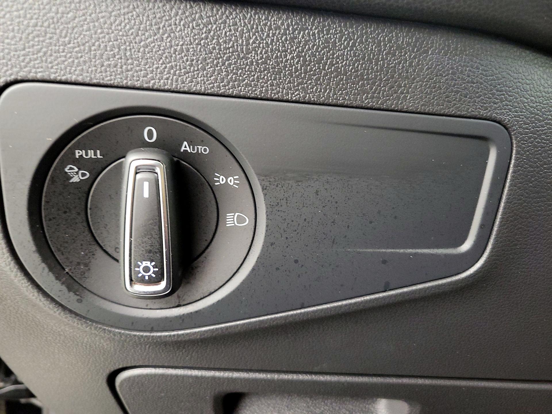 Thumbnail: 2022 Volkswagen Tiguan - 13