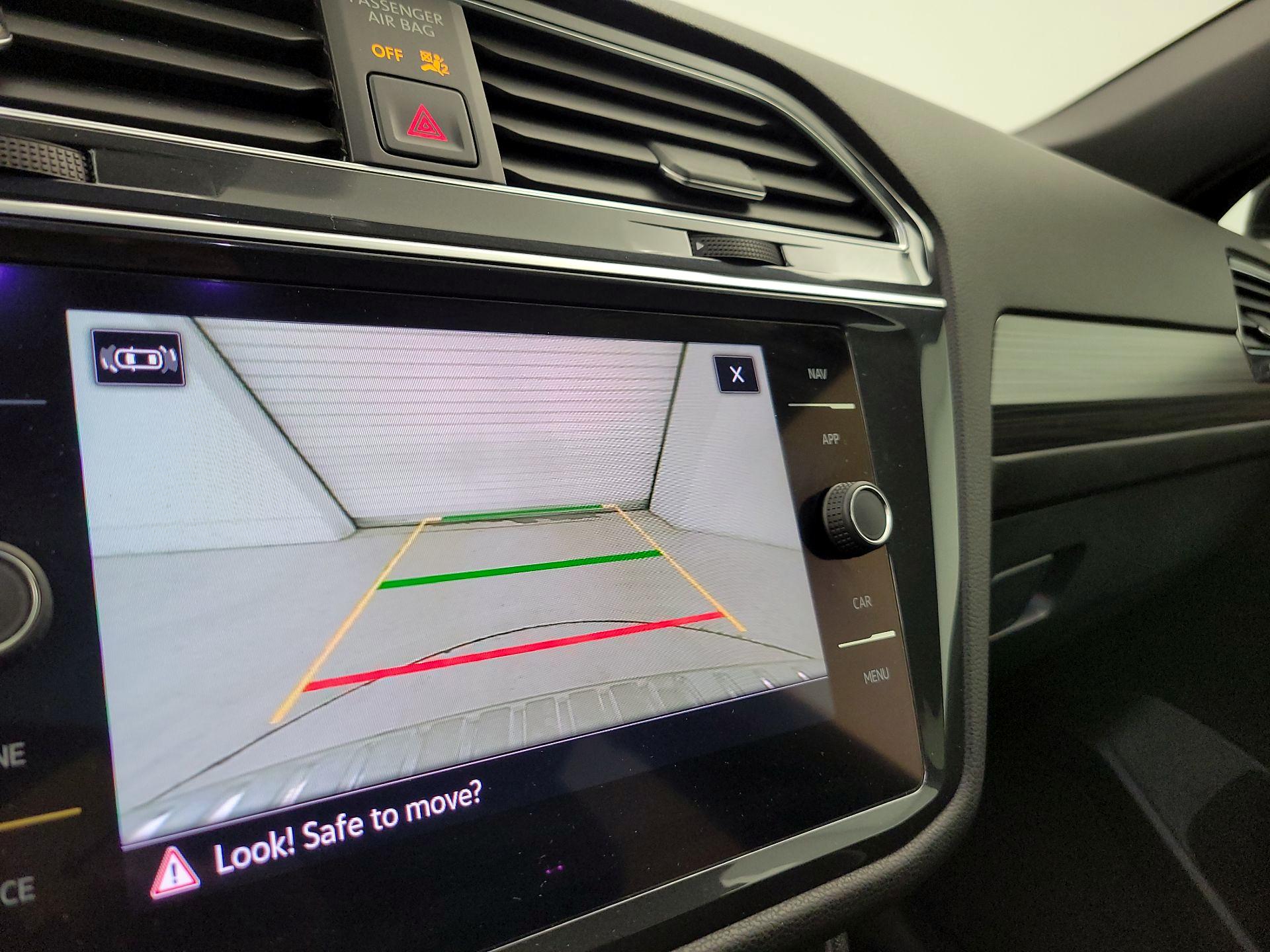 Thumbnail: 2022 Volkswagen Tiguan - 14