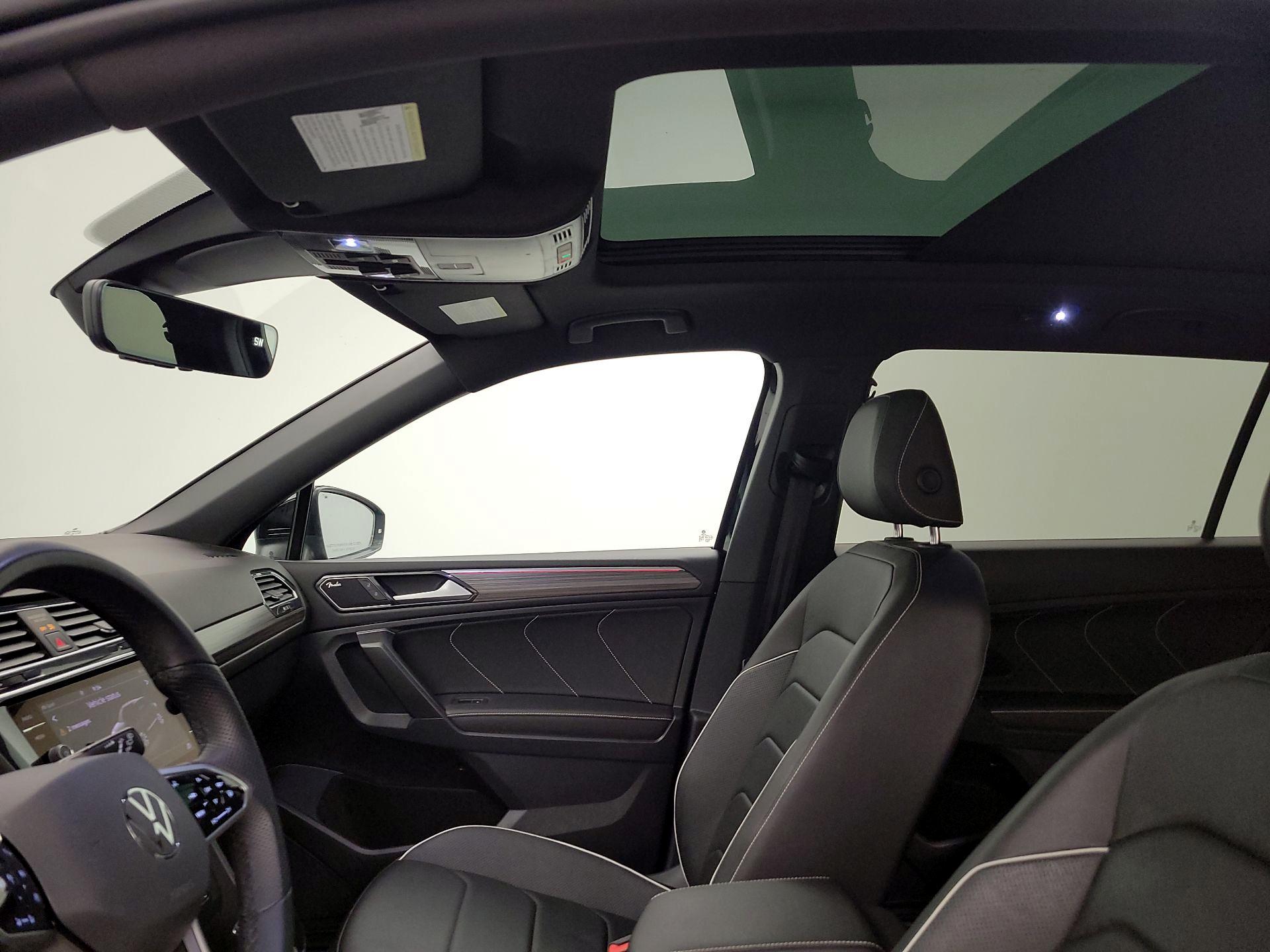 Thumbnail: 2022 Volkswagen Tiguan - 19