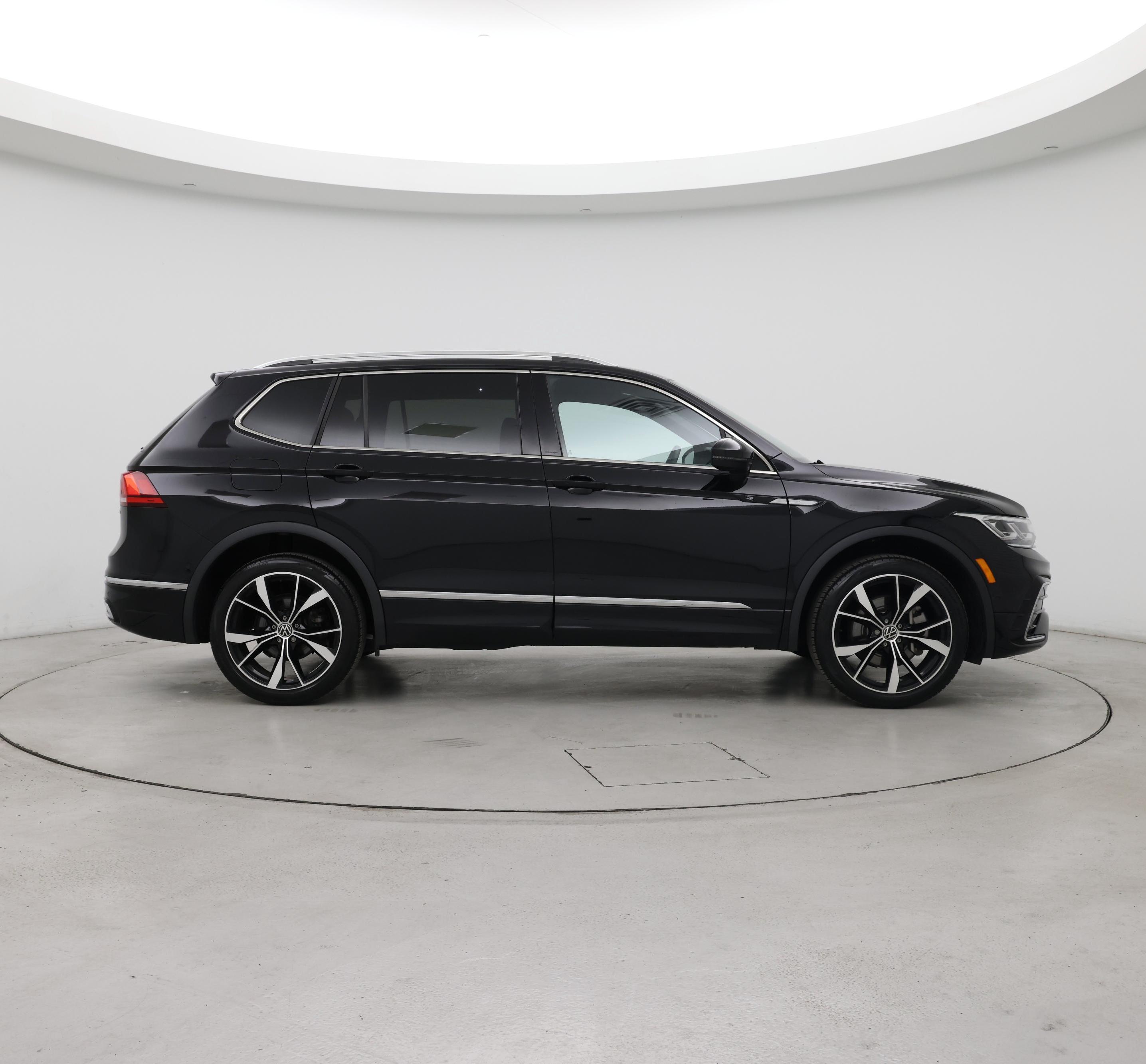 Thumbnail: 2022 Volkswagen Tiguan - 7