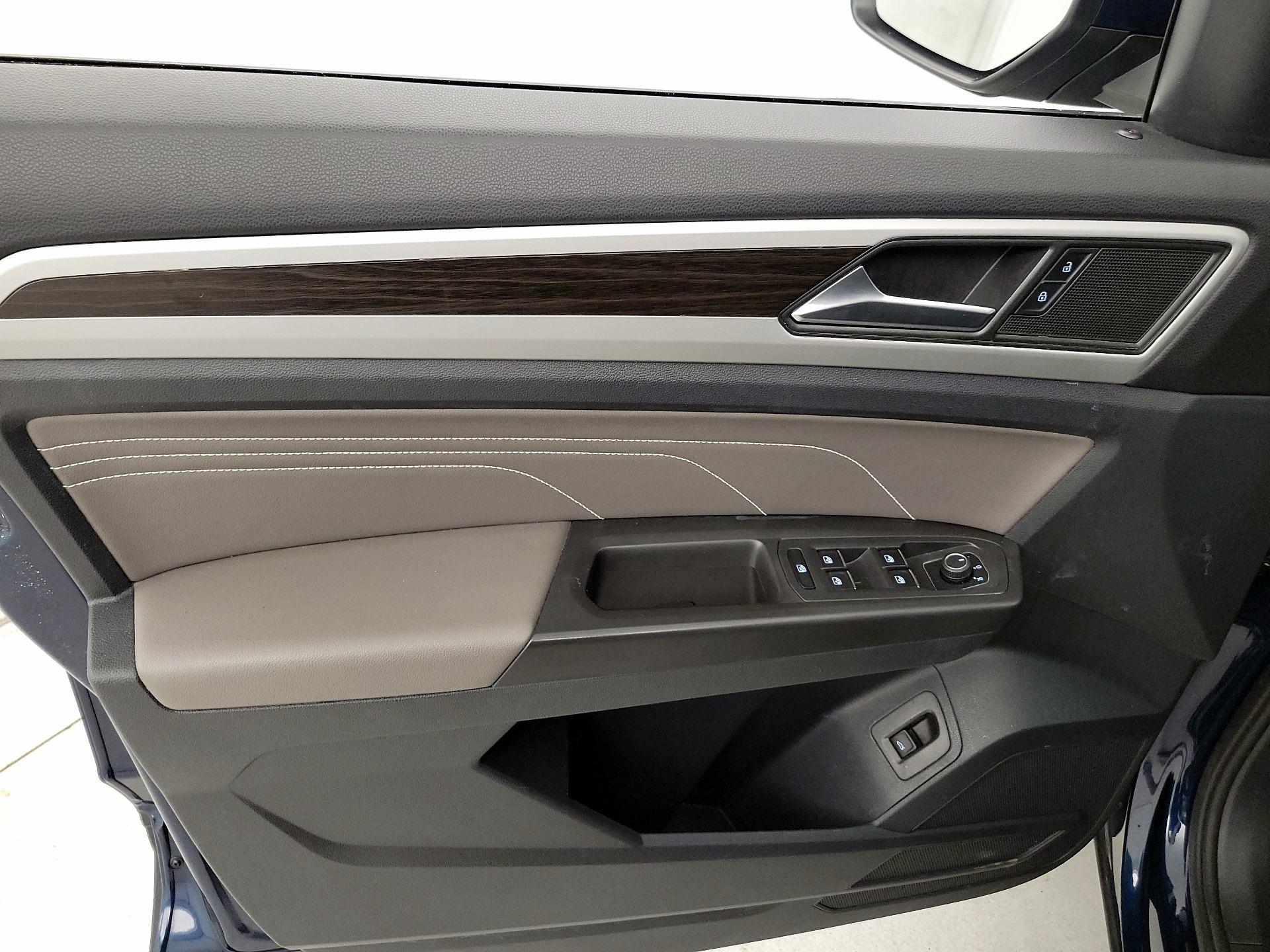 Thumbnail: 2023 Volkswagen Atlas - 12